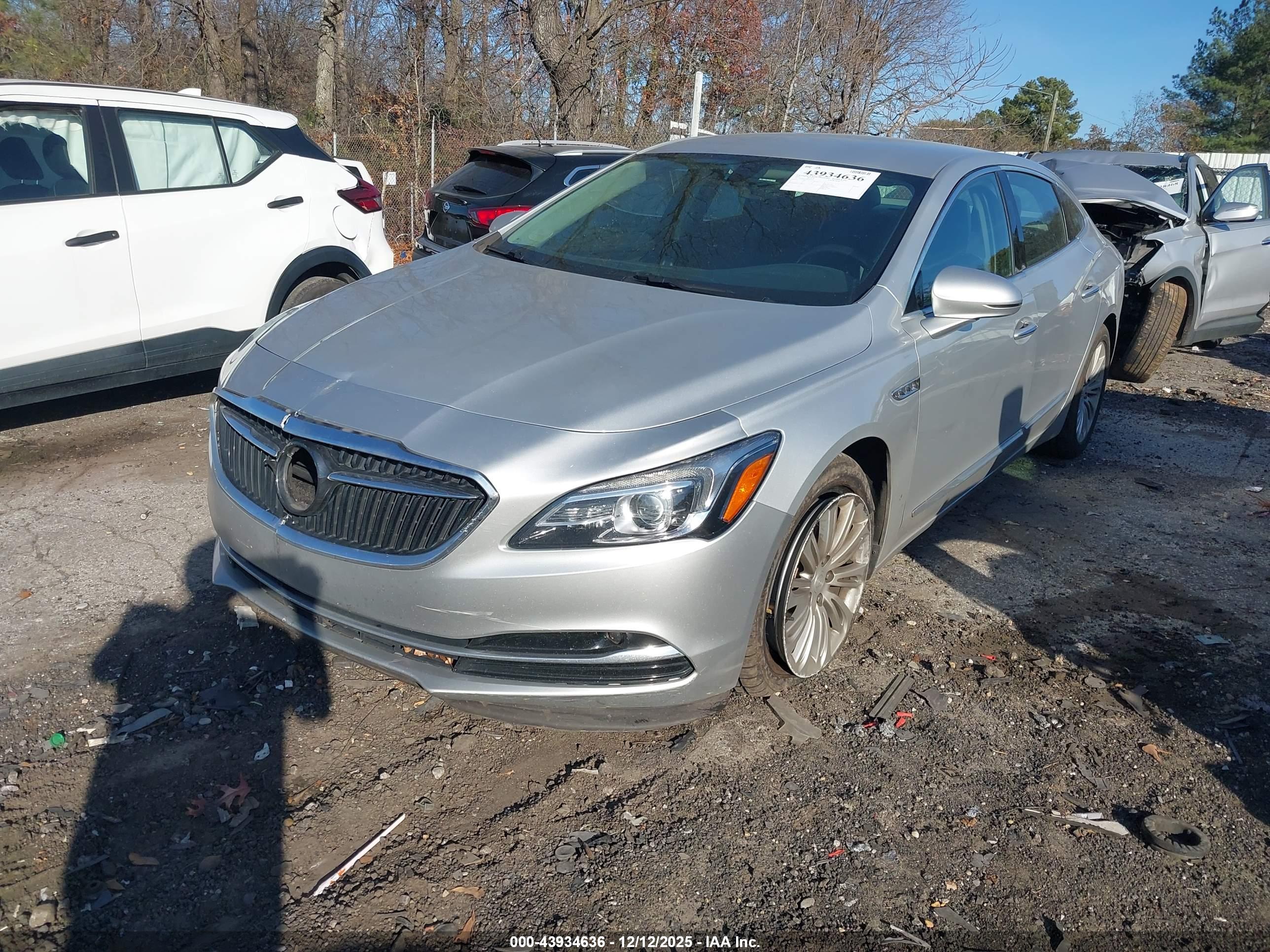 BUICK LACROSSE image 2
