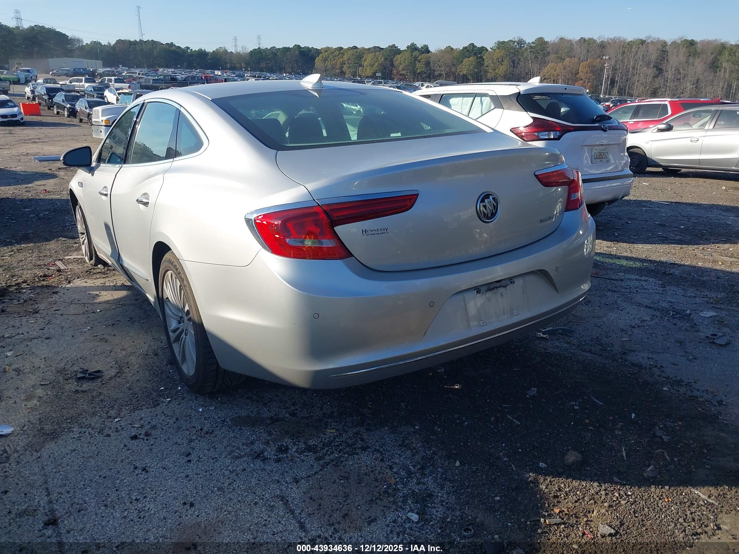 BUICK LACROSSE image 3