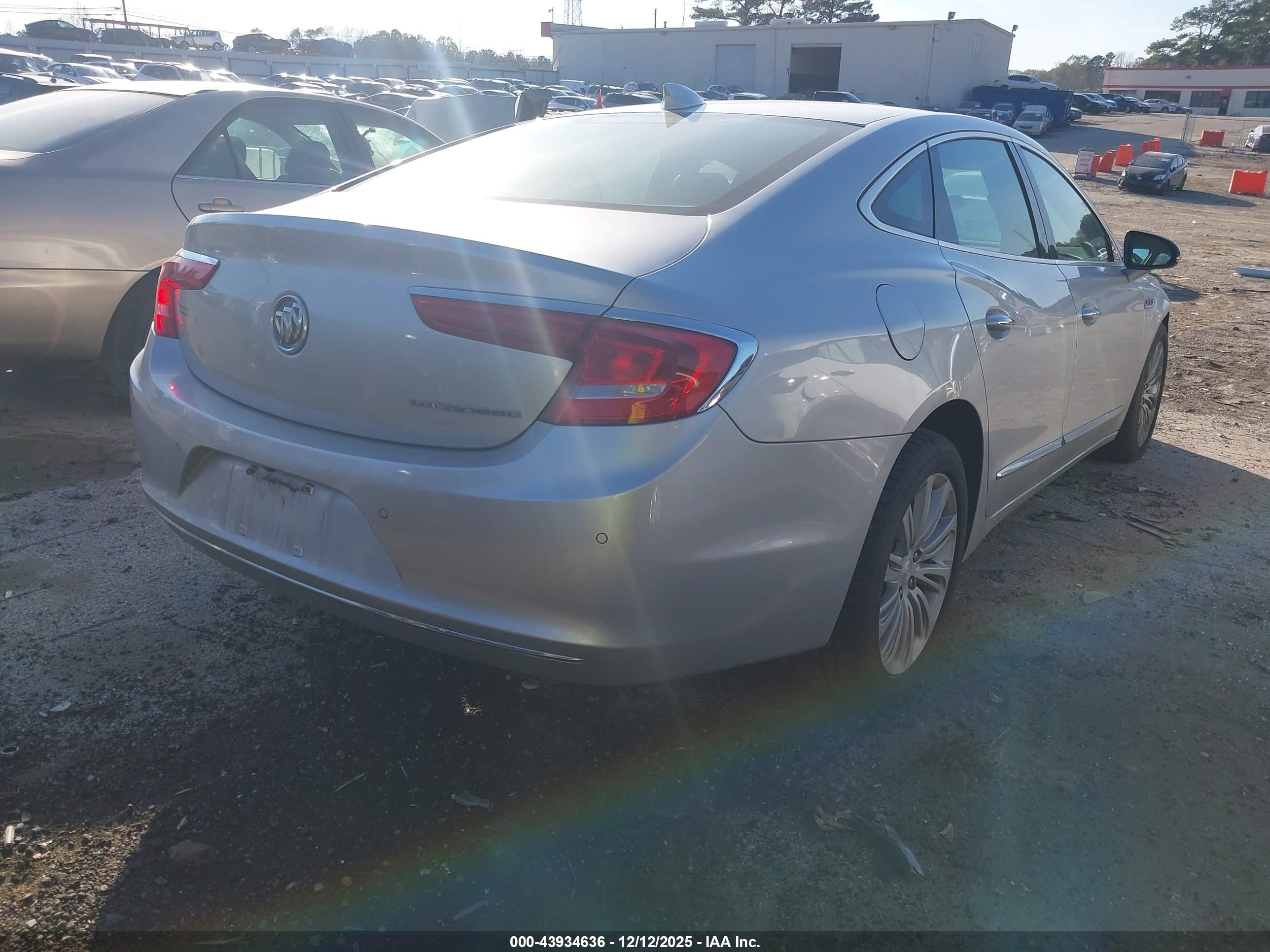 BUICK LACROSSE image 4