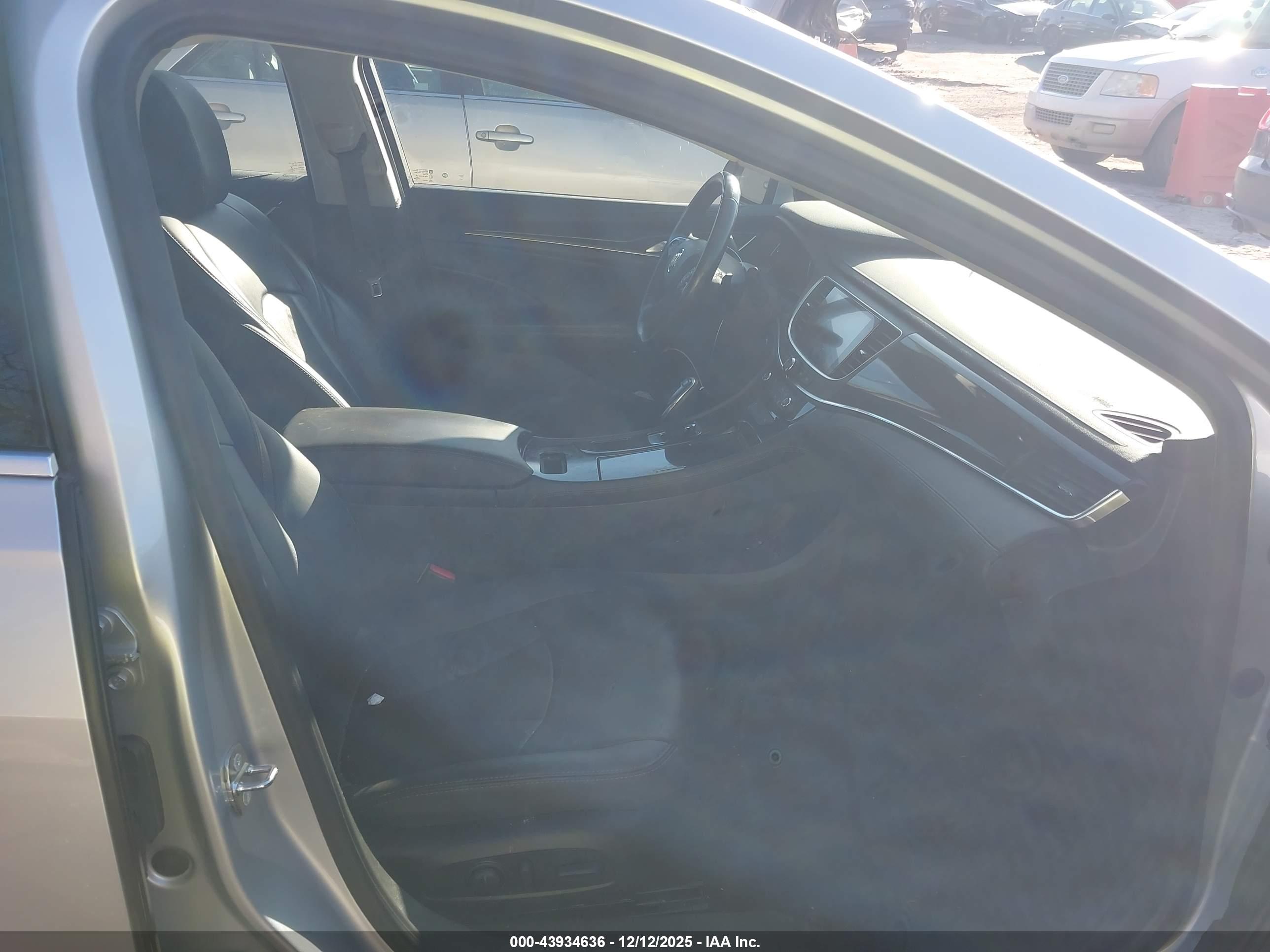 BUICK LACROSSE image 5