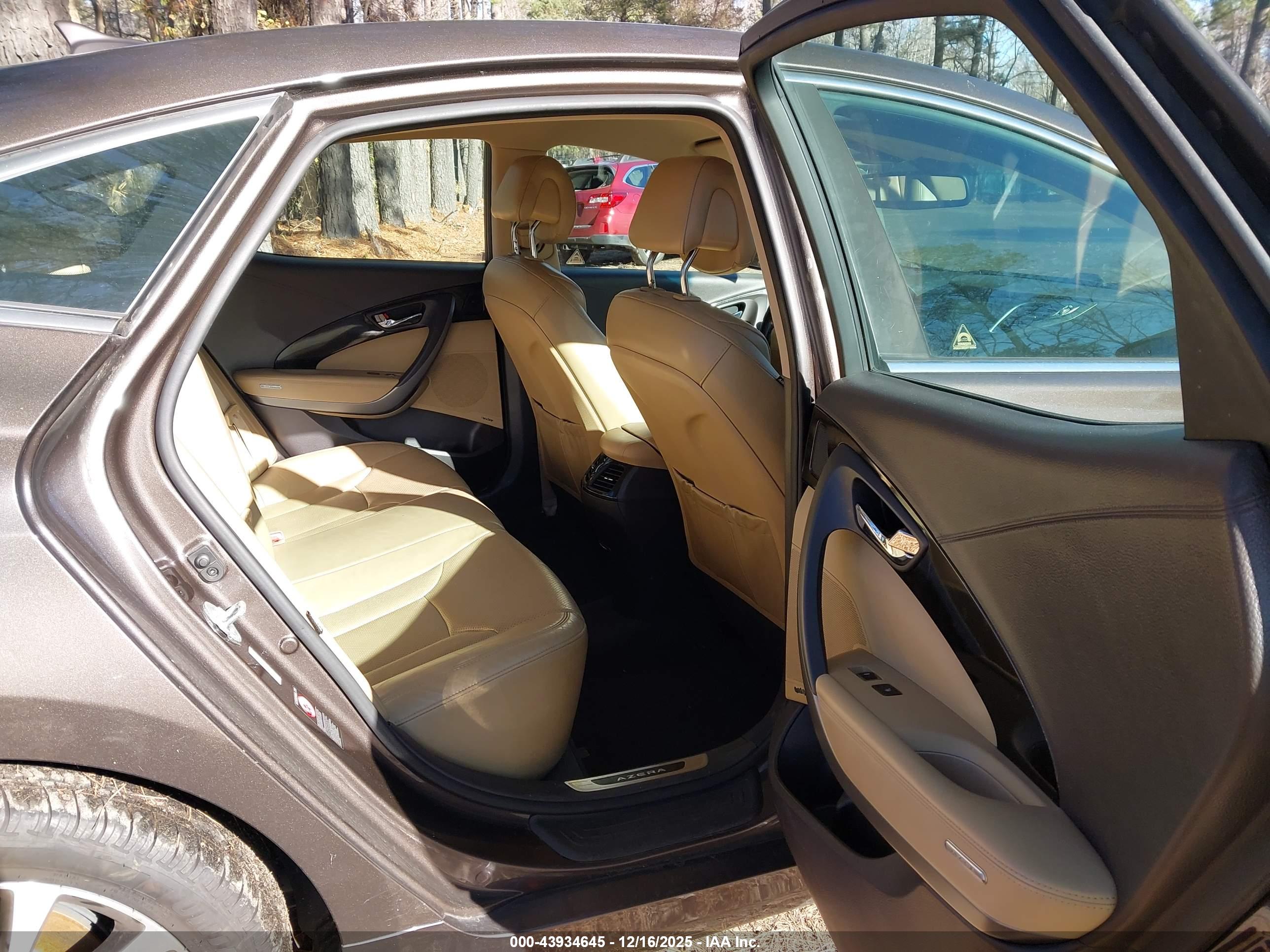 HYUNDAI AZERA image 8