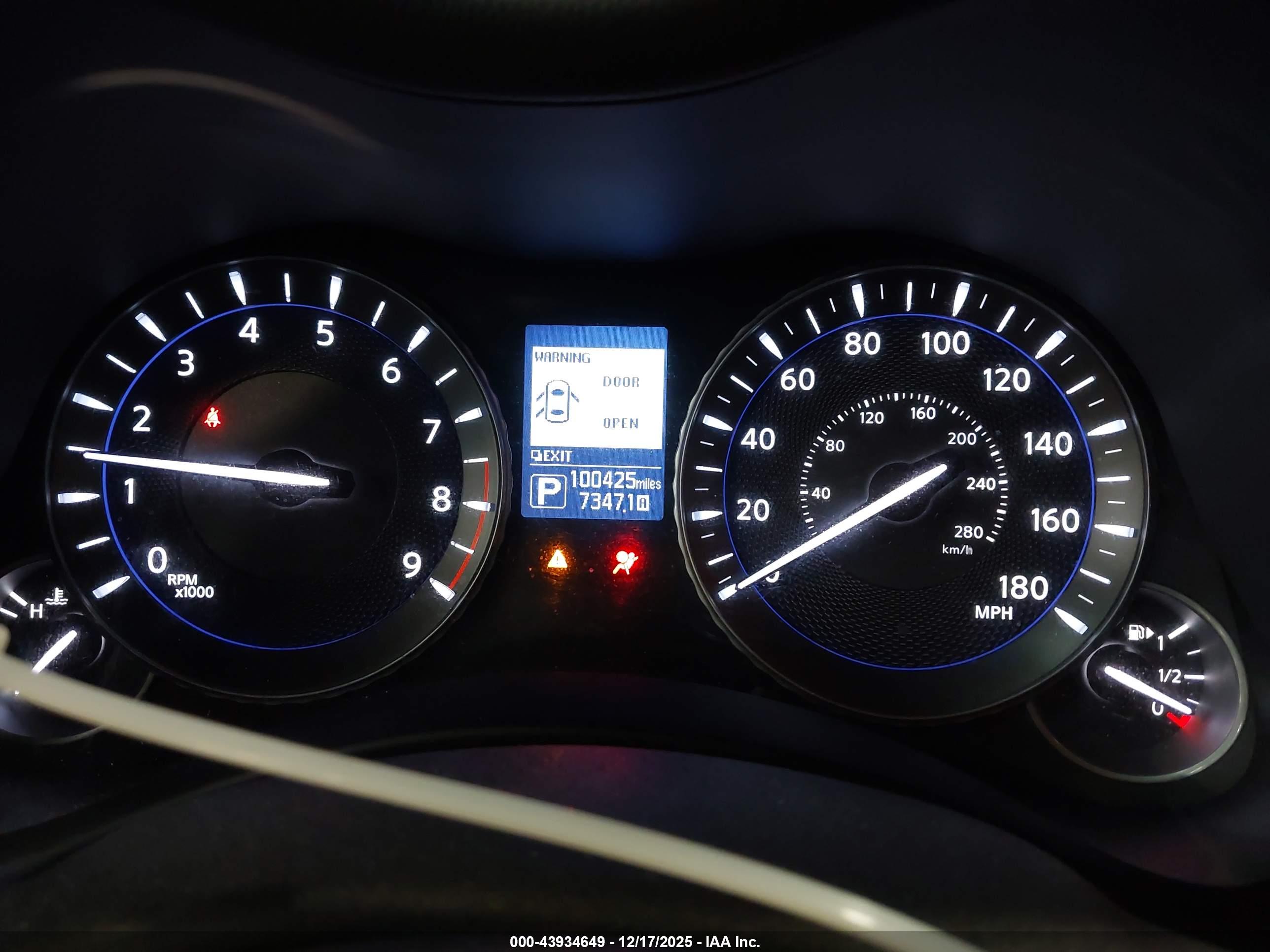INFINITI Q70 image 7