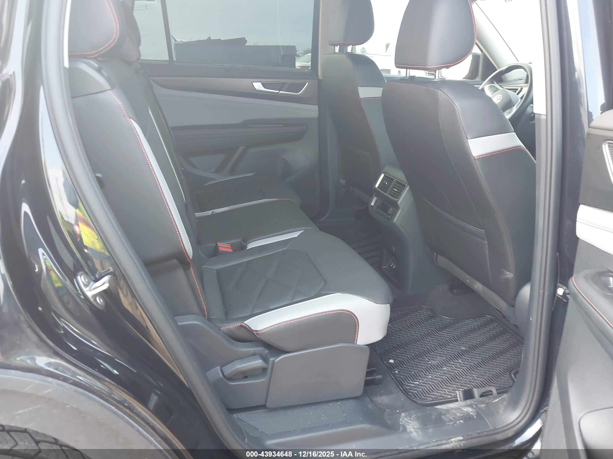 VOLKSWAGEN ATLAS image 8