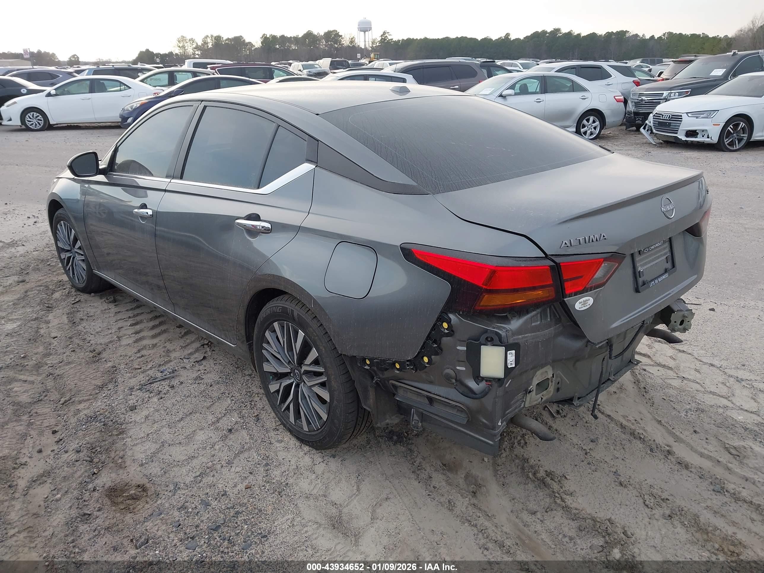 NISSAN ALTIMA image 3