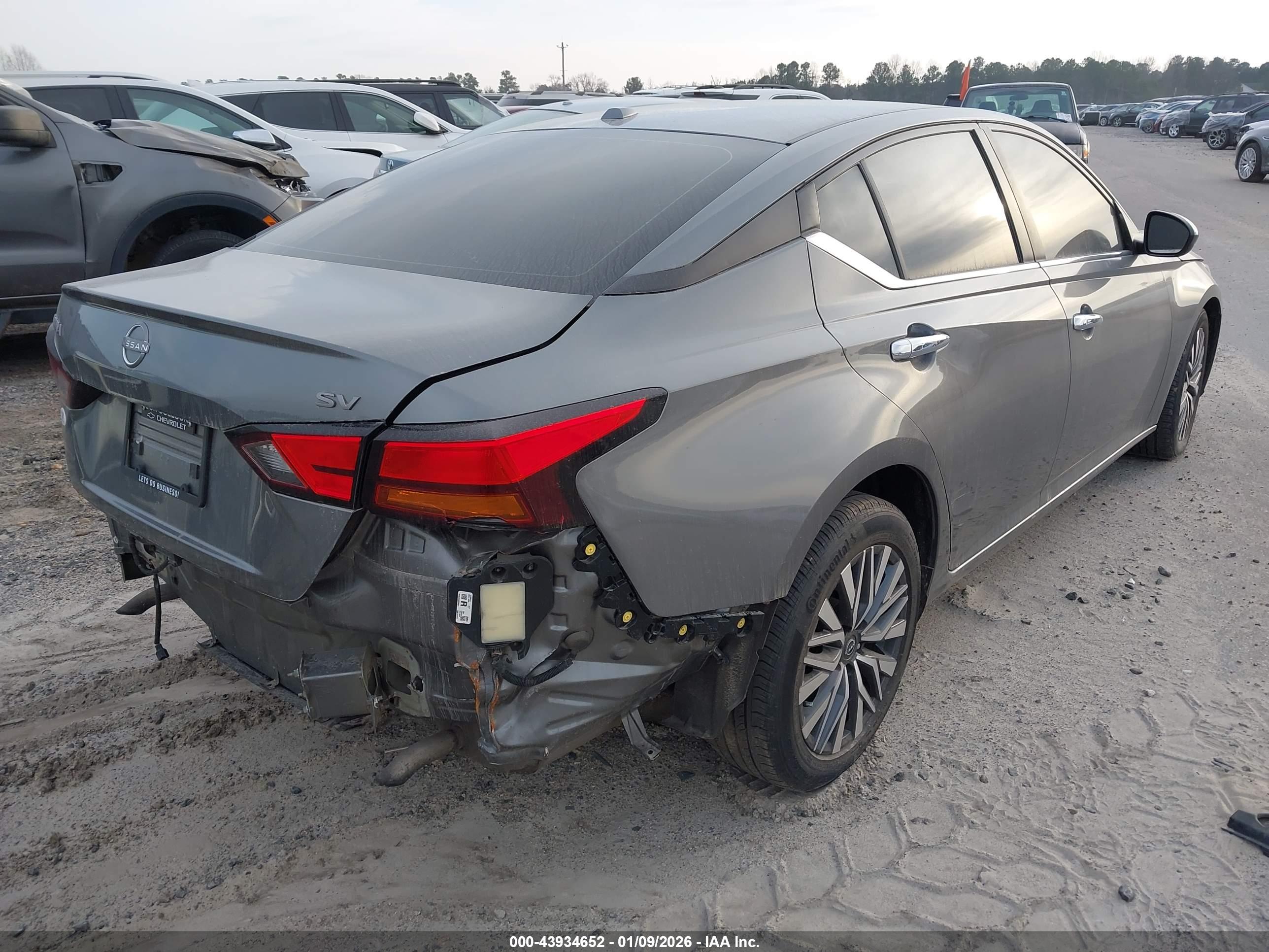 NISSAN ALTIMA image 4