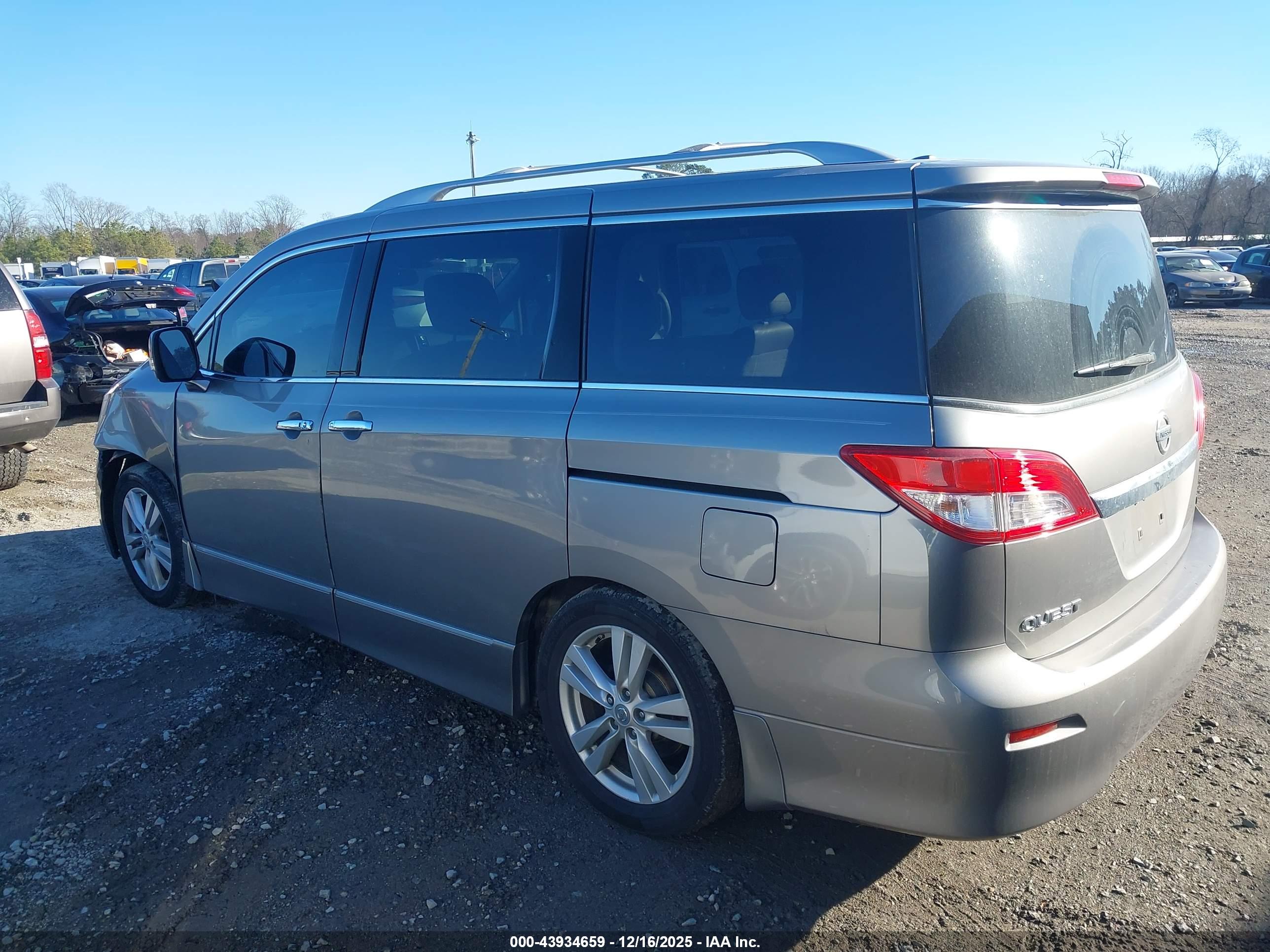 NISSAN QUEST image 3