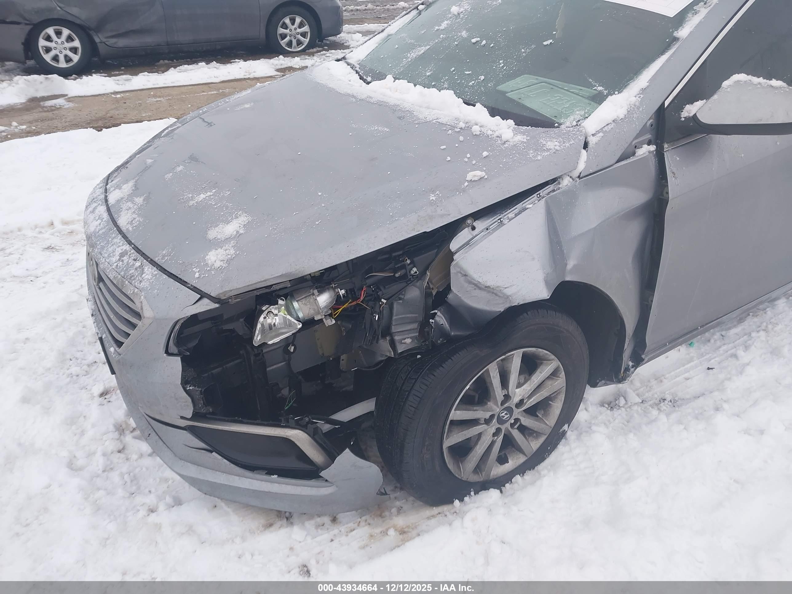 HYUNDAI SONATA image 6