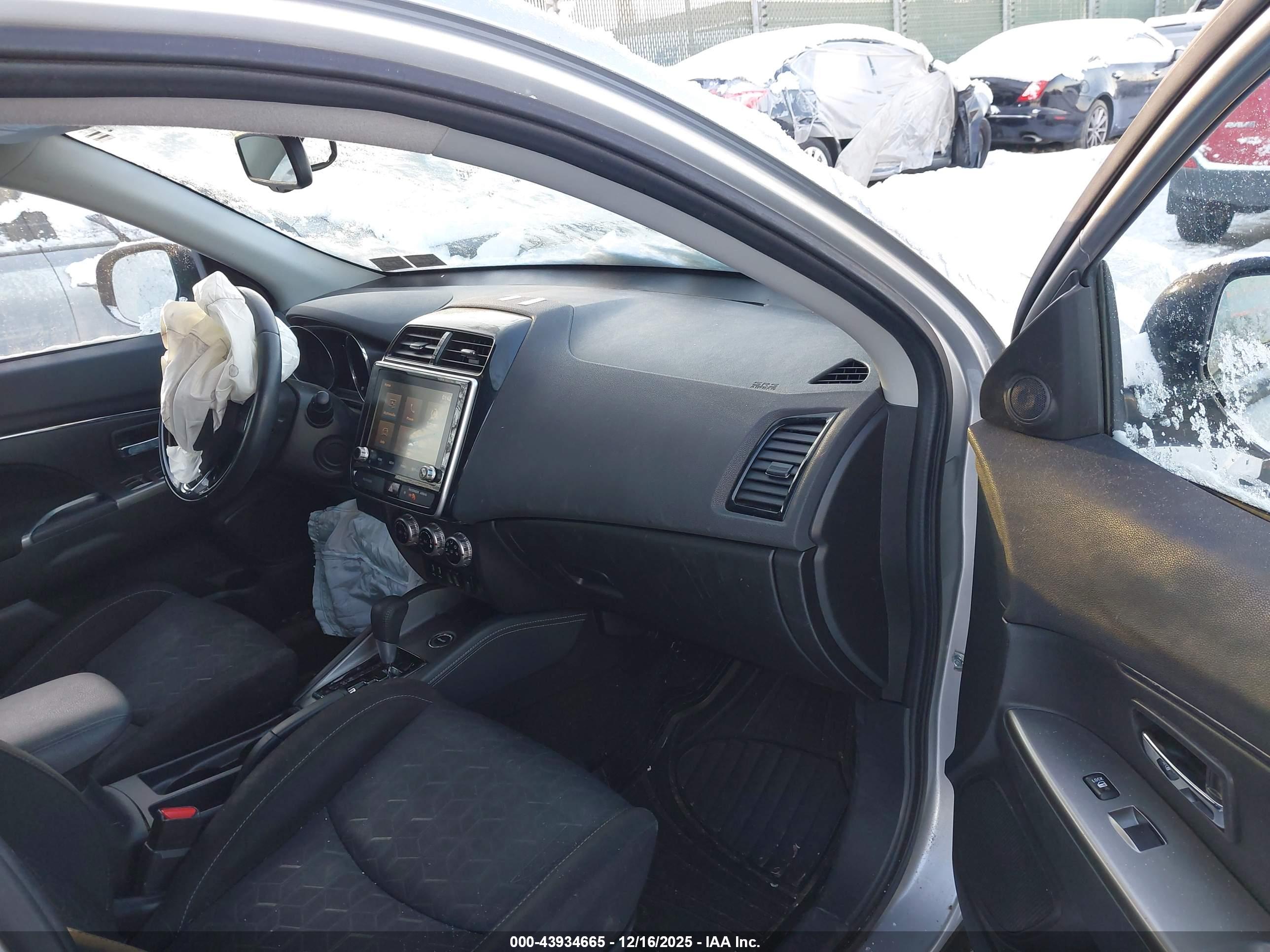 MITSUBISHI OUTLANDER image 5