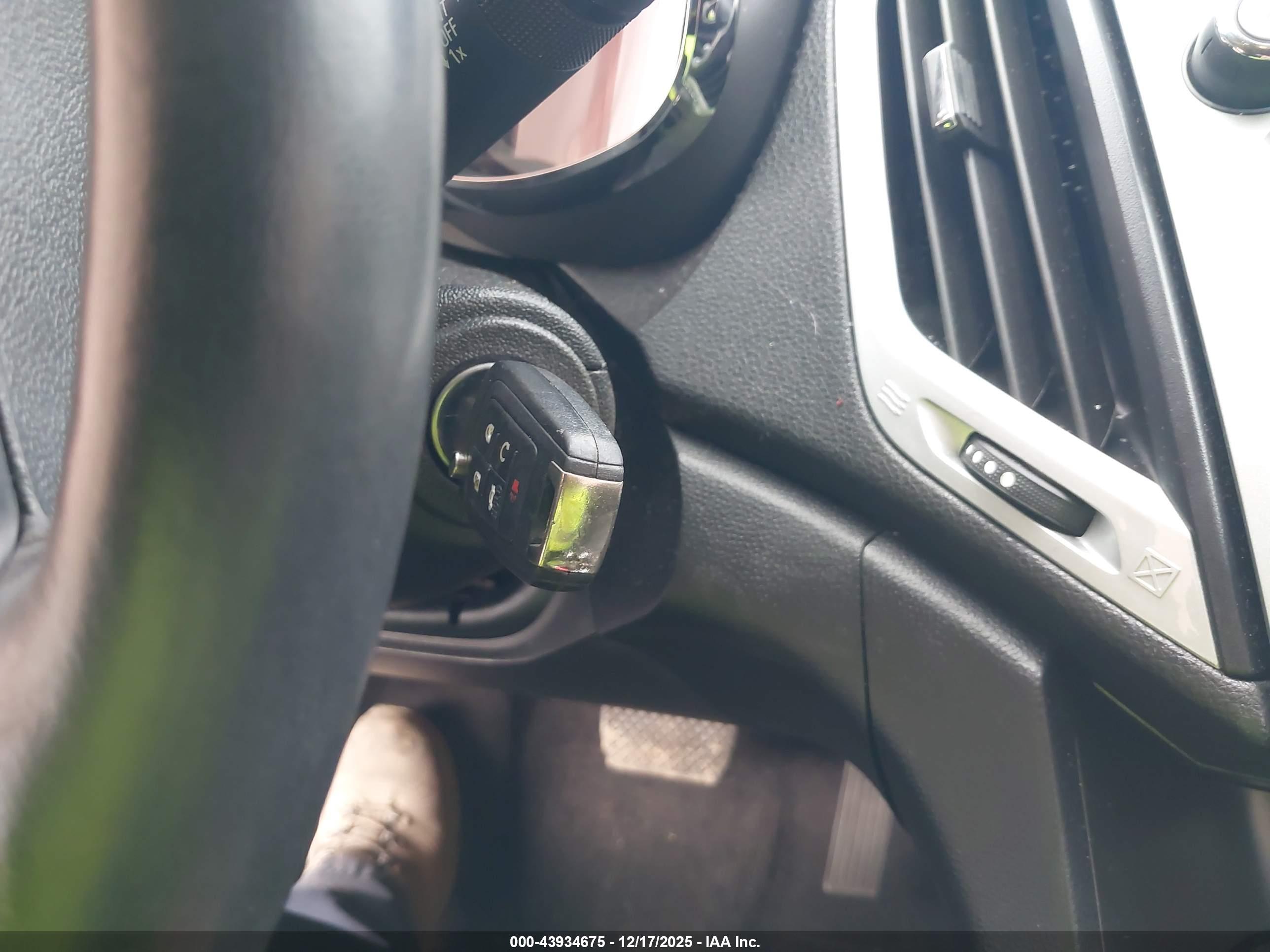 GMC TERRAIN image 11