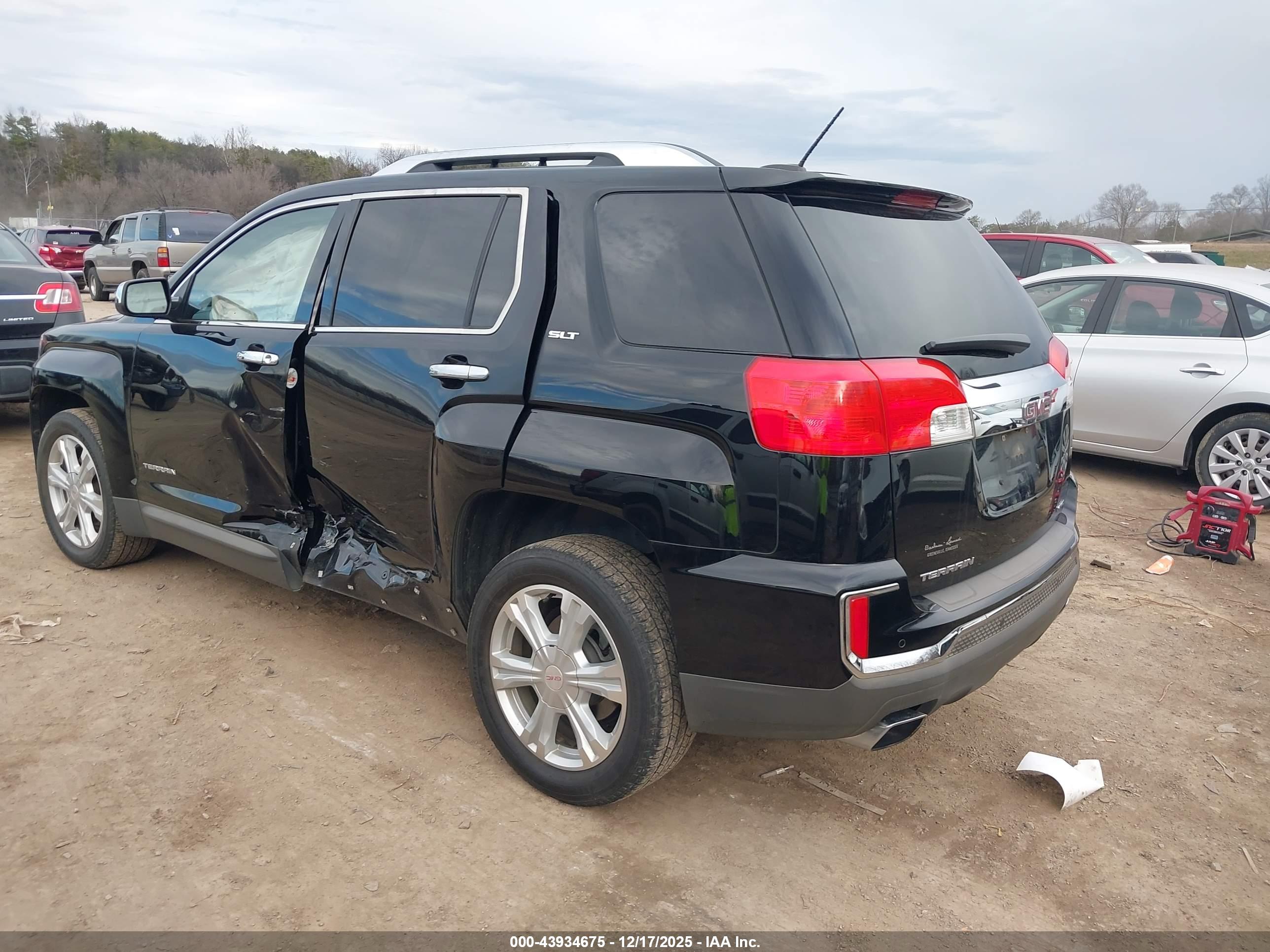 GMC TERRAIN image 3