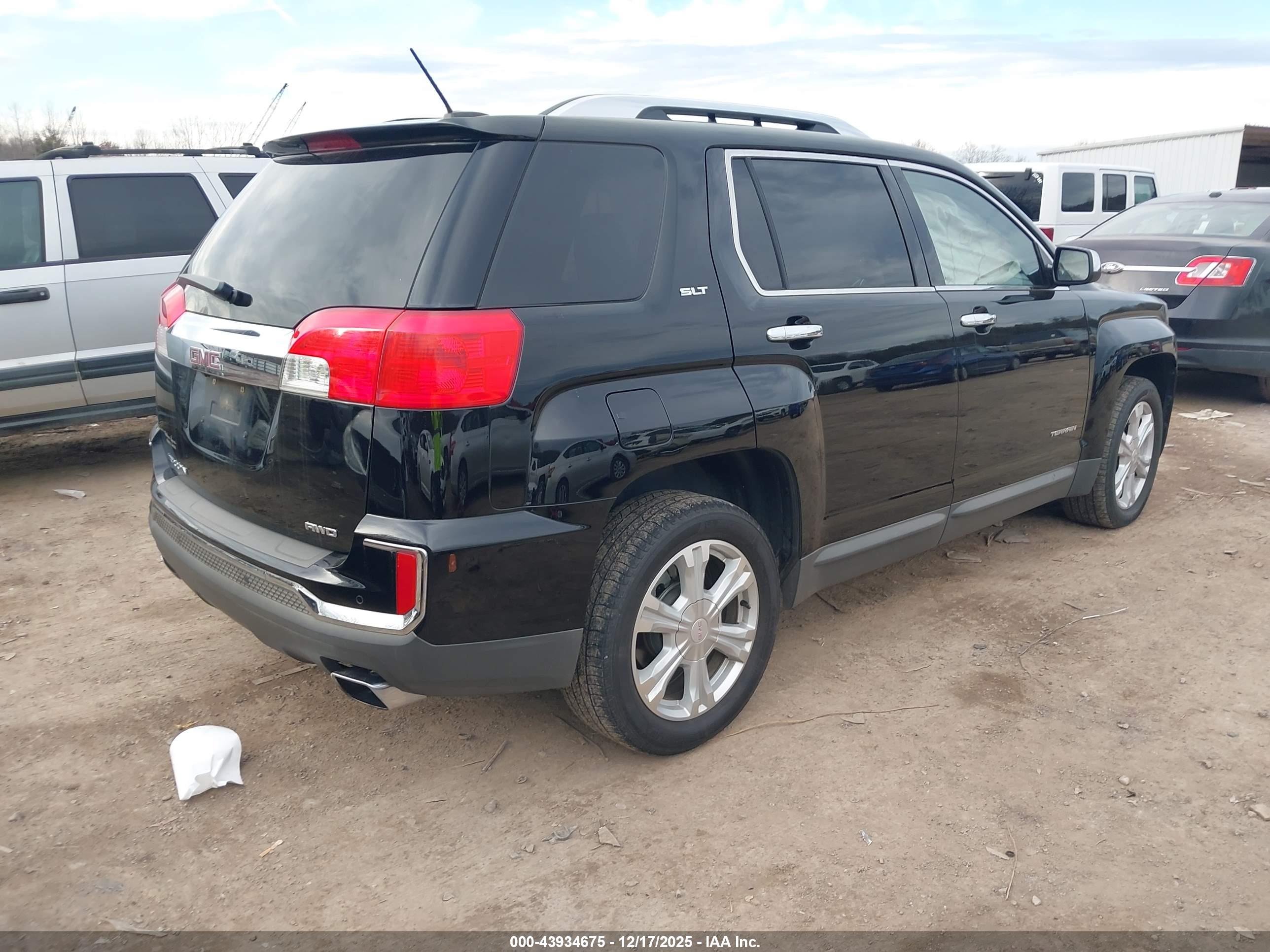 GMC TERRAIN image 4