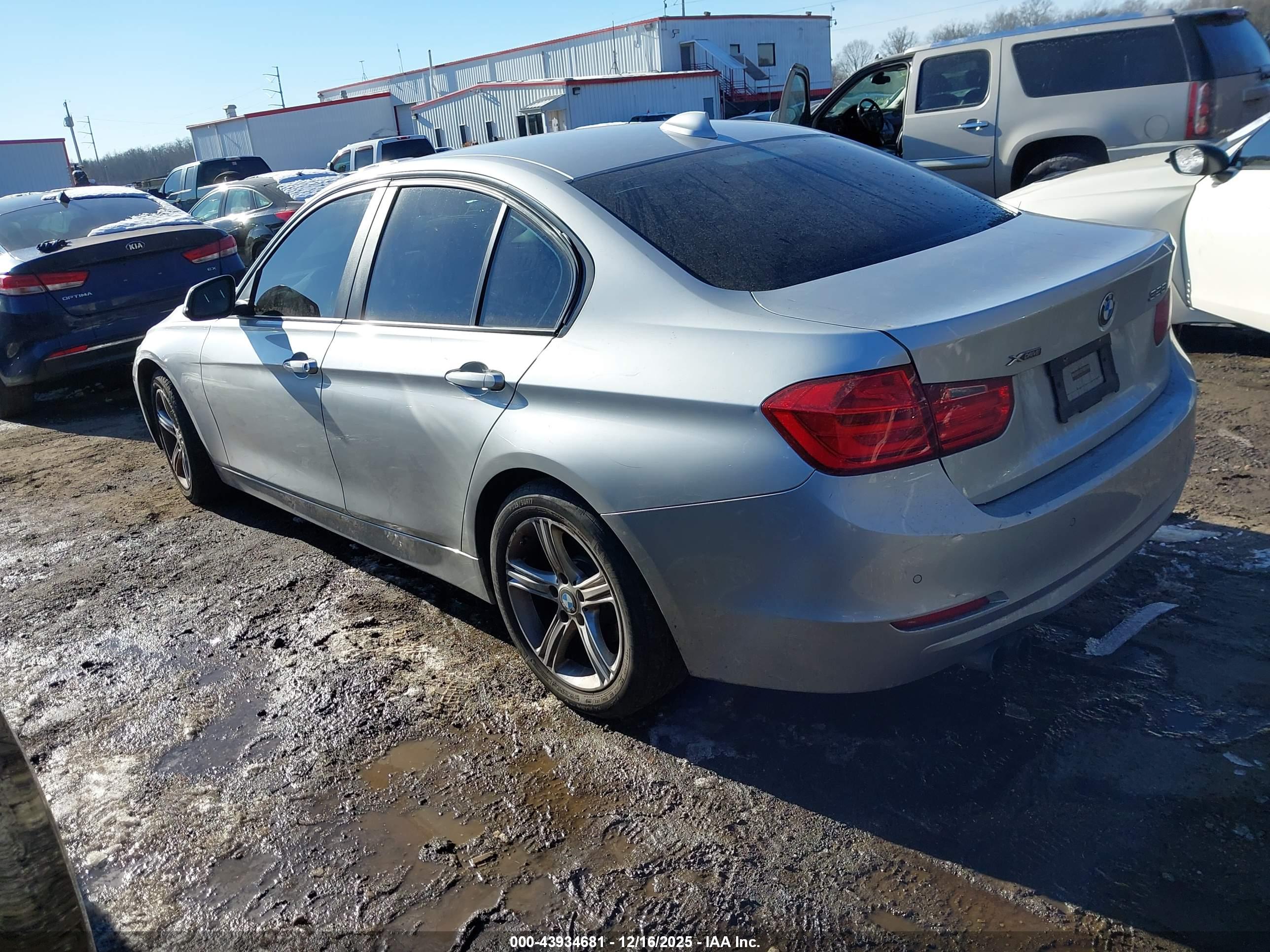 BMW 328I image 3
