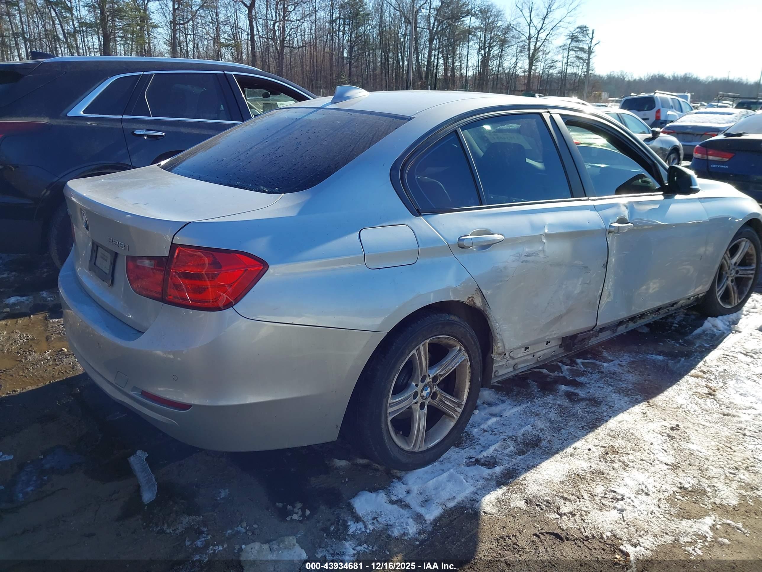 BMW 328I image 4