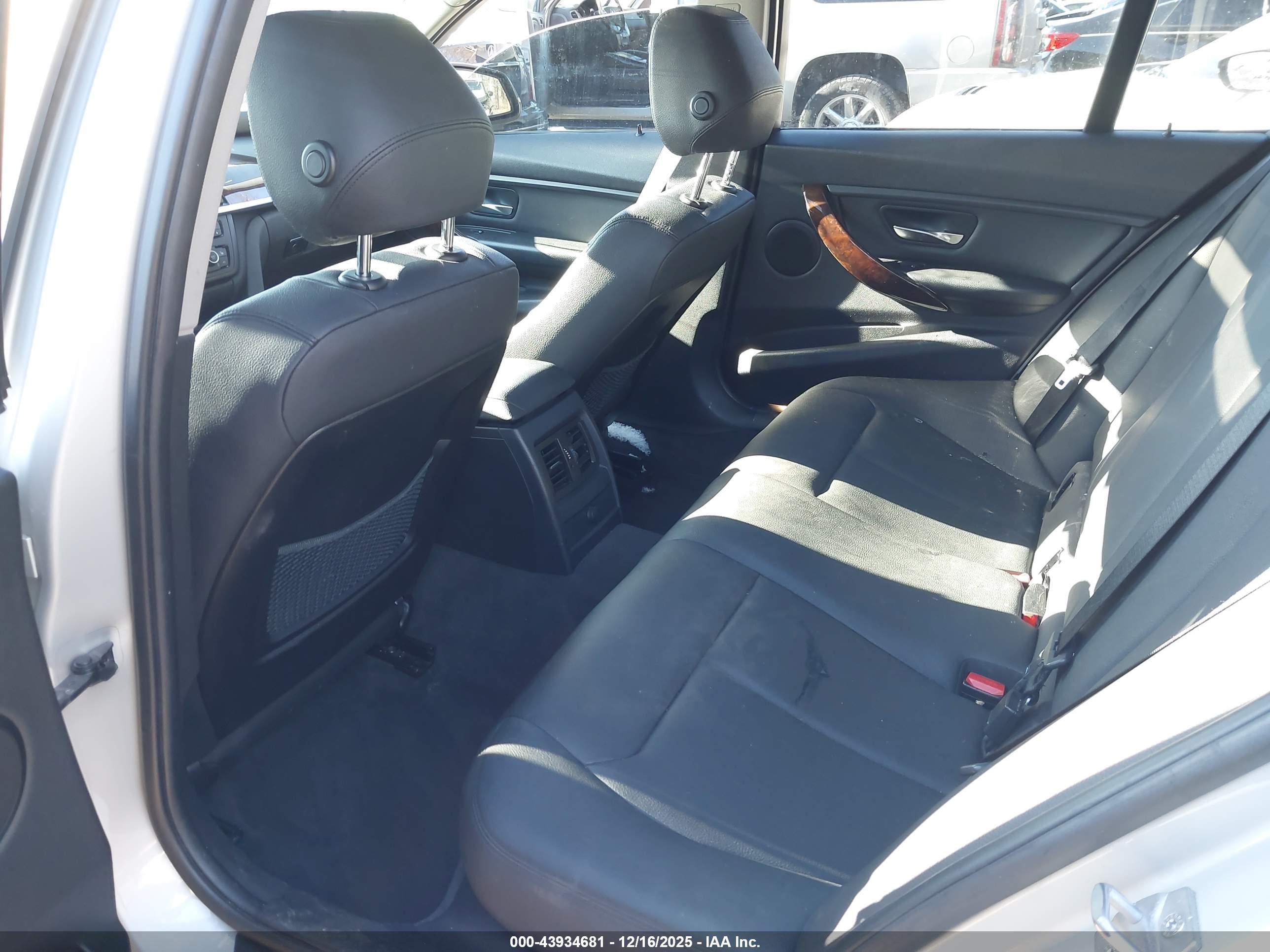 BMW 328I image 8