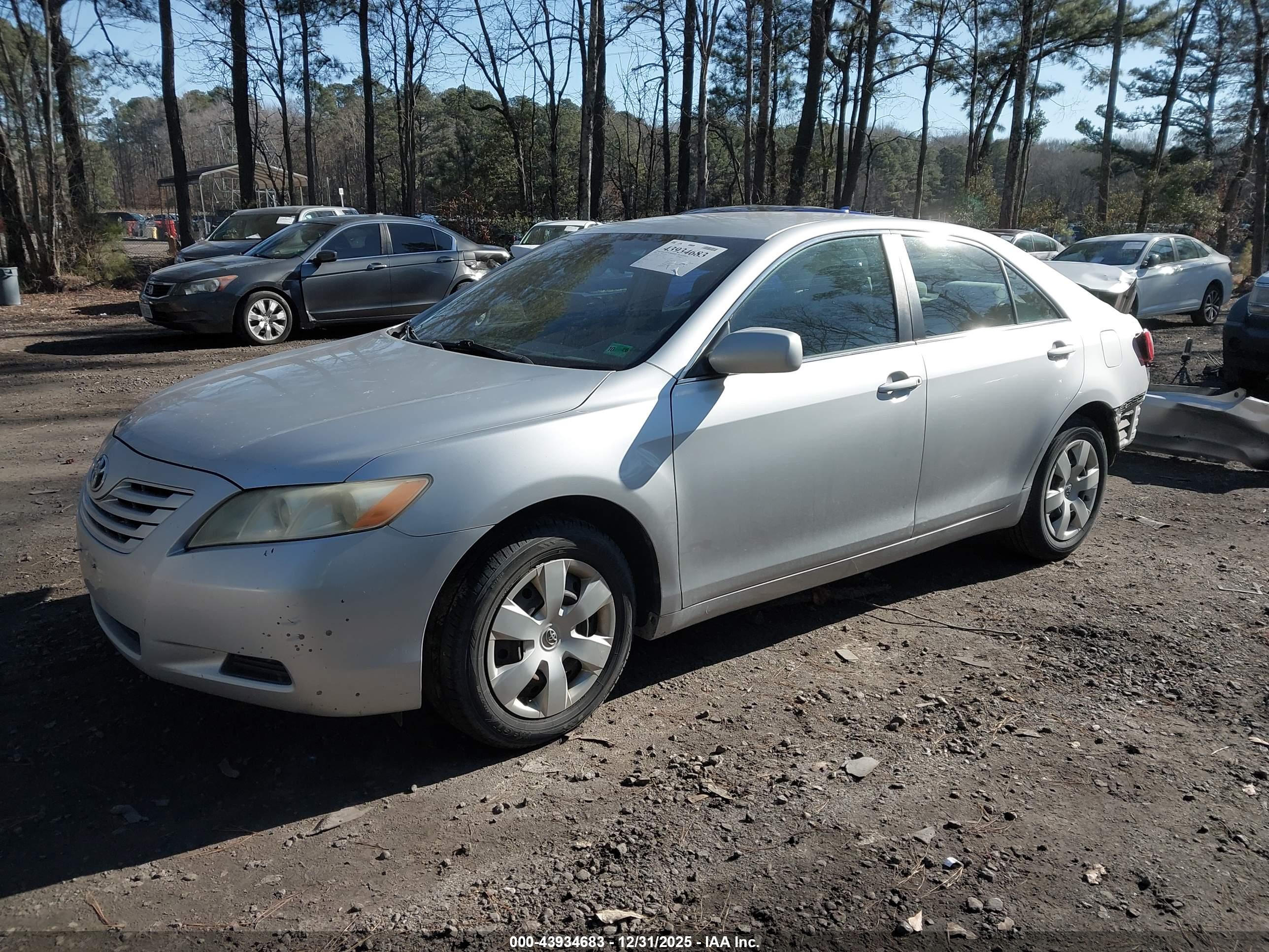 TOYOTA CAMRY image 2