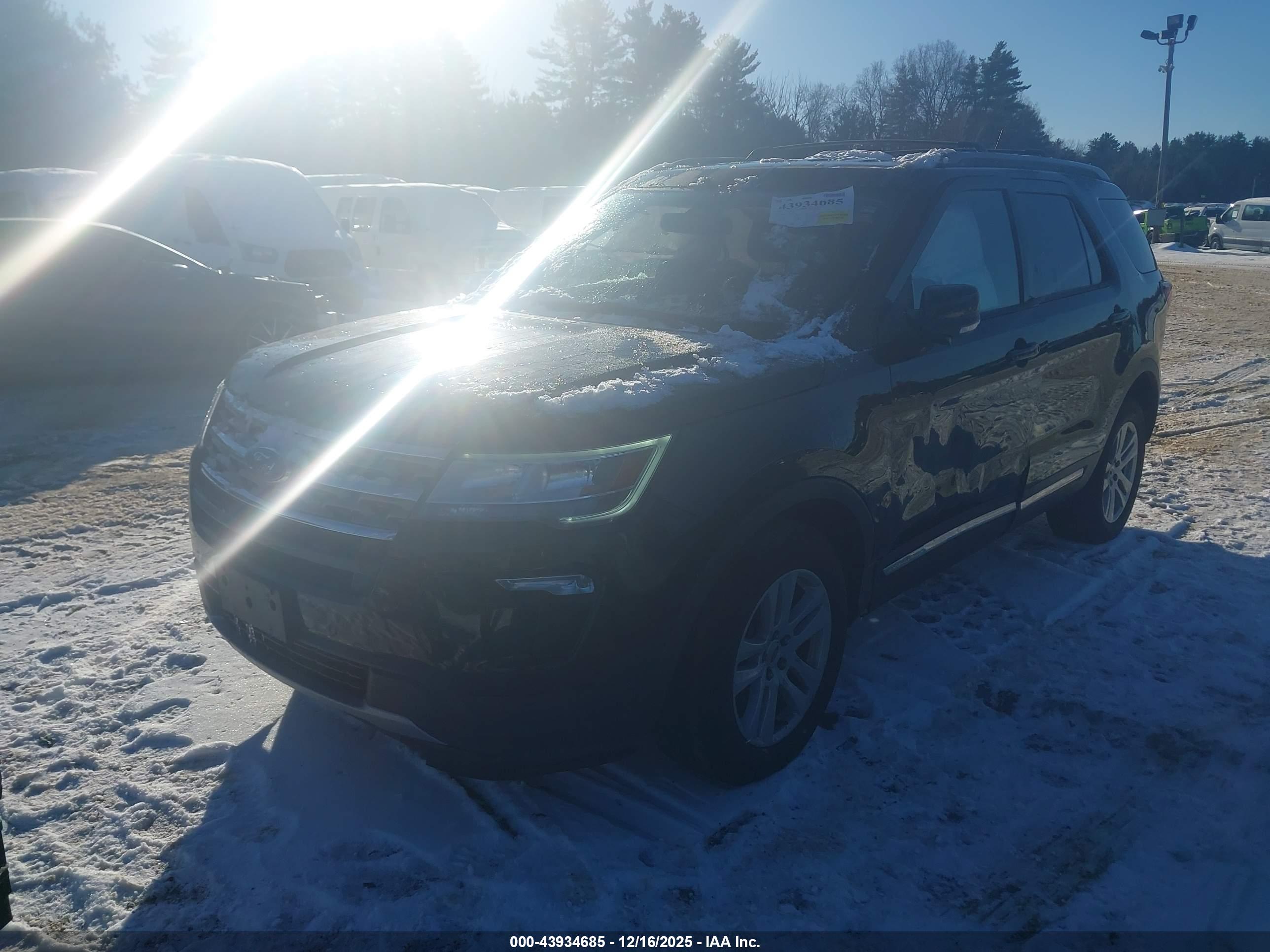 FORD EXPLORER image 2