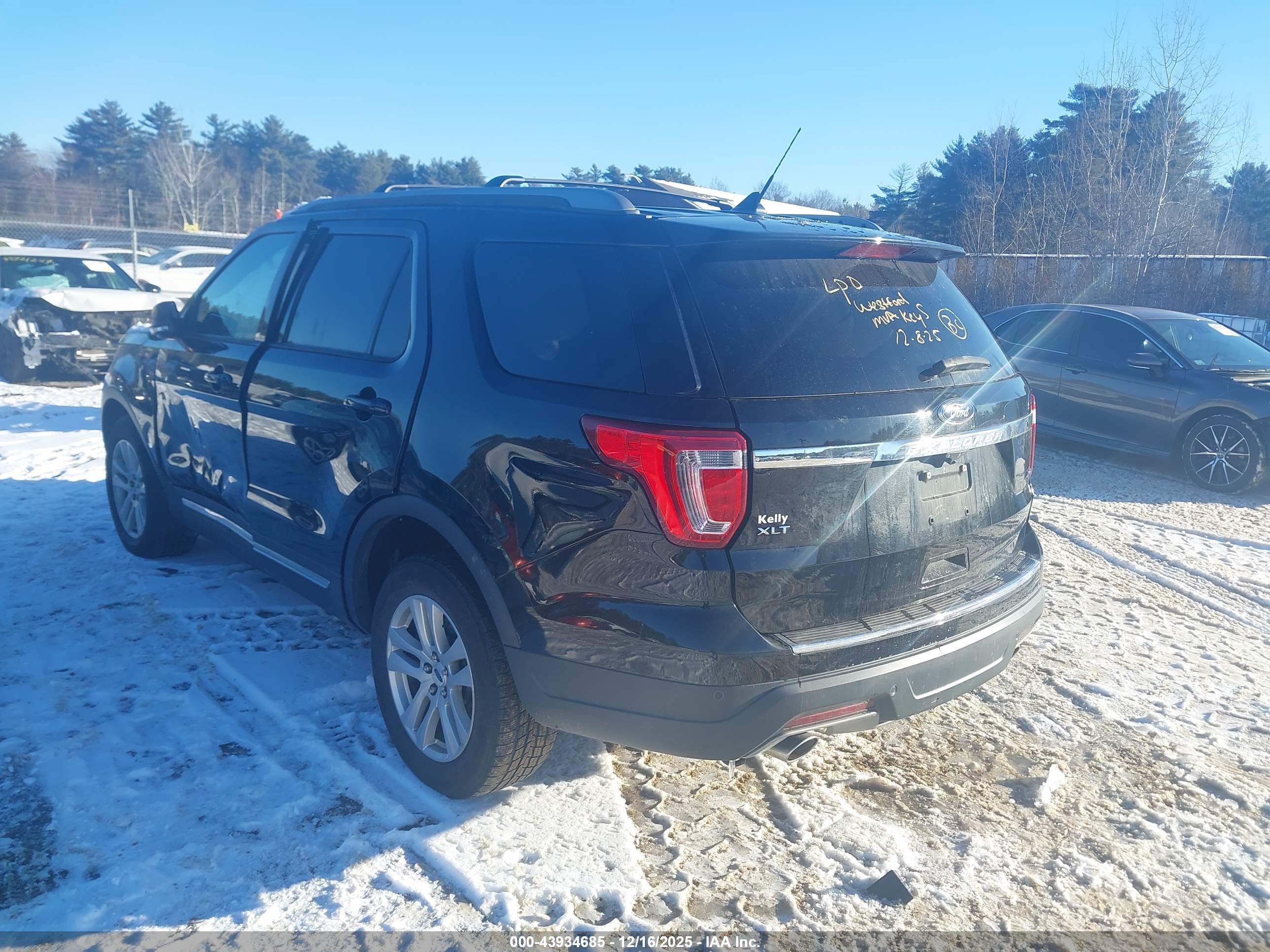 FORD EXPLORER image 3