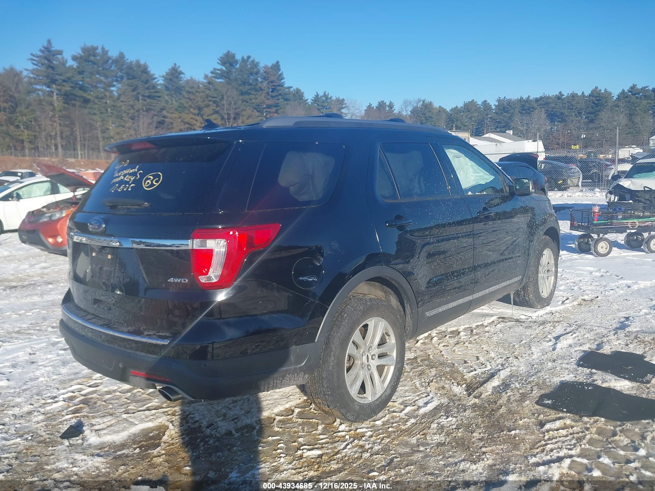 FORD EXPLORER image 4