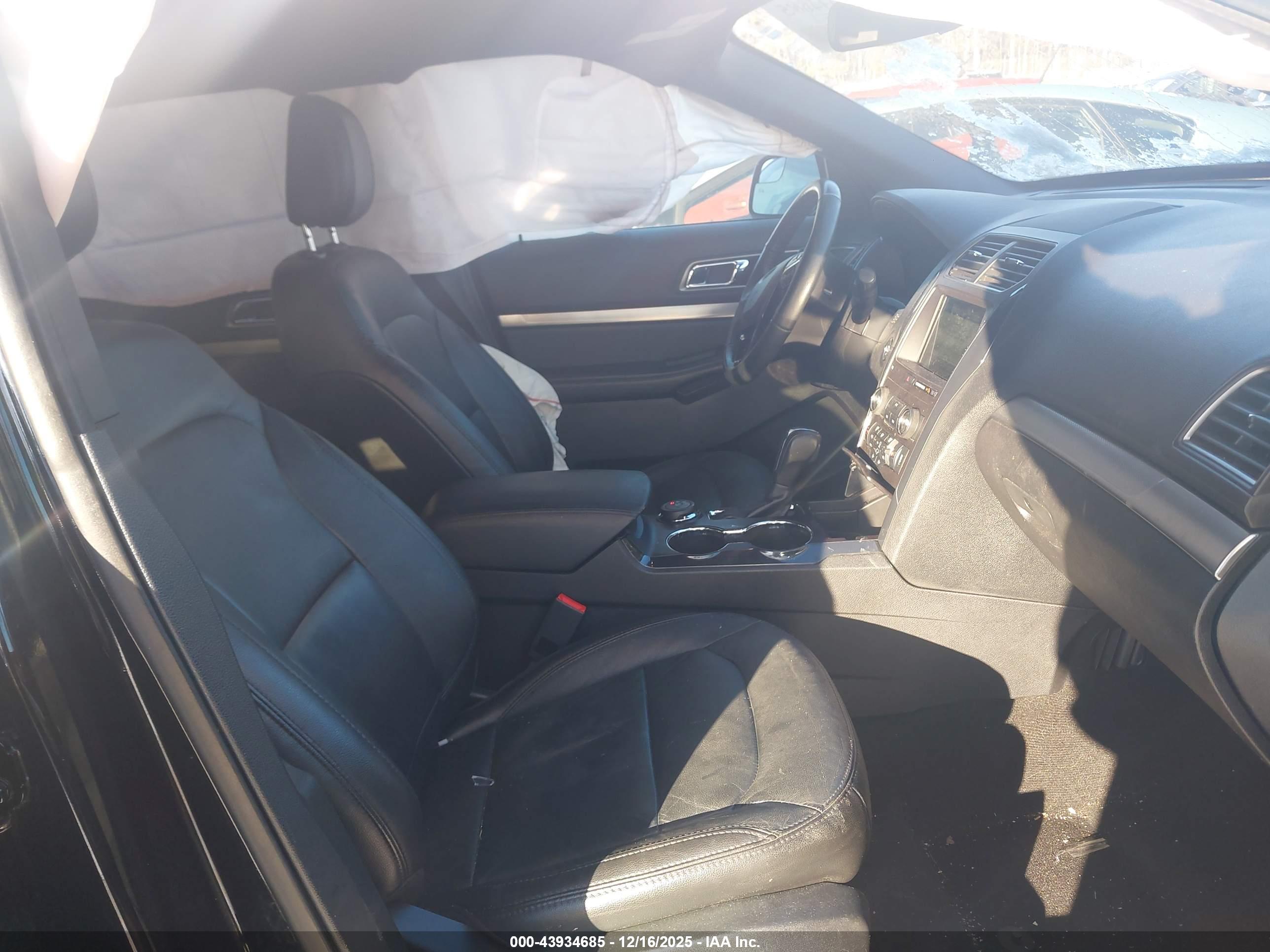 FORD EXPLORER image 5