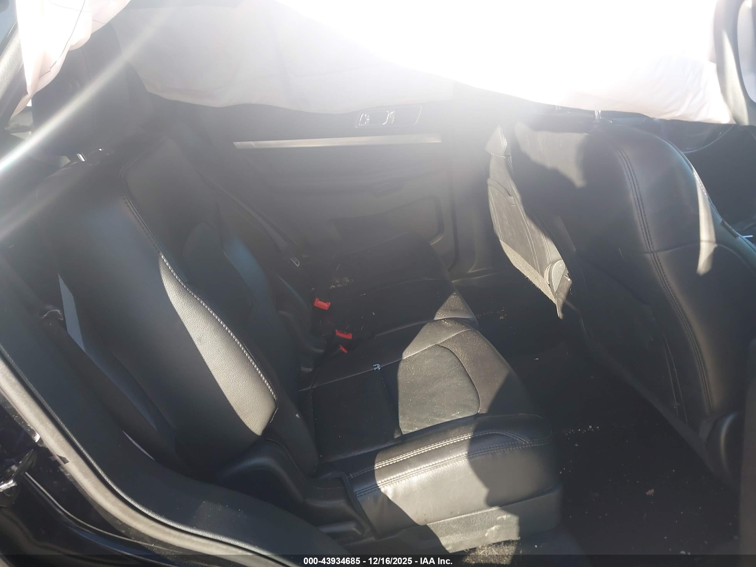 FORD EXPLORER image 8
