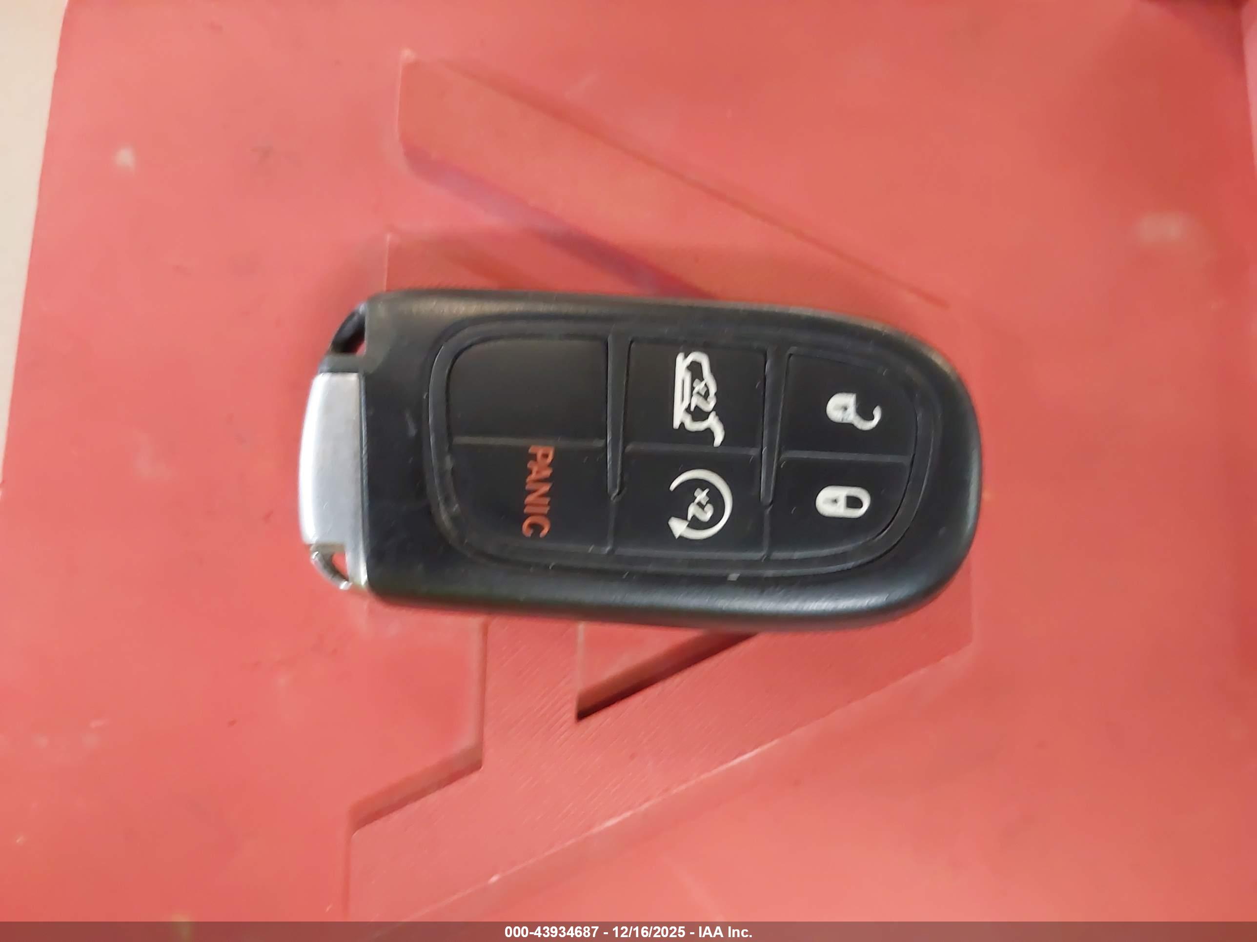 JEEP CHEROKEE image 11