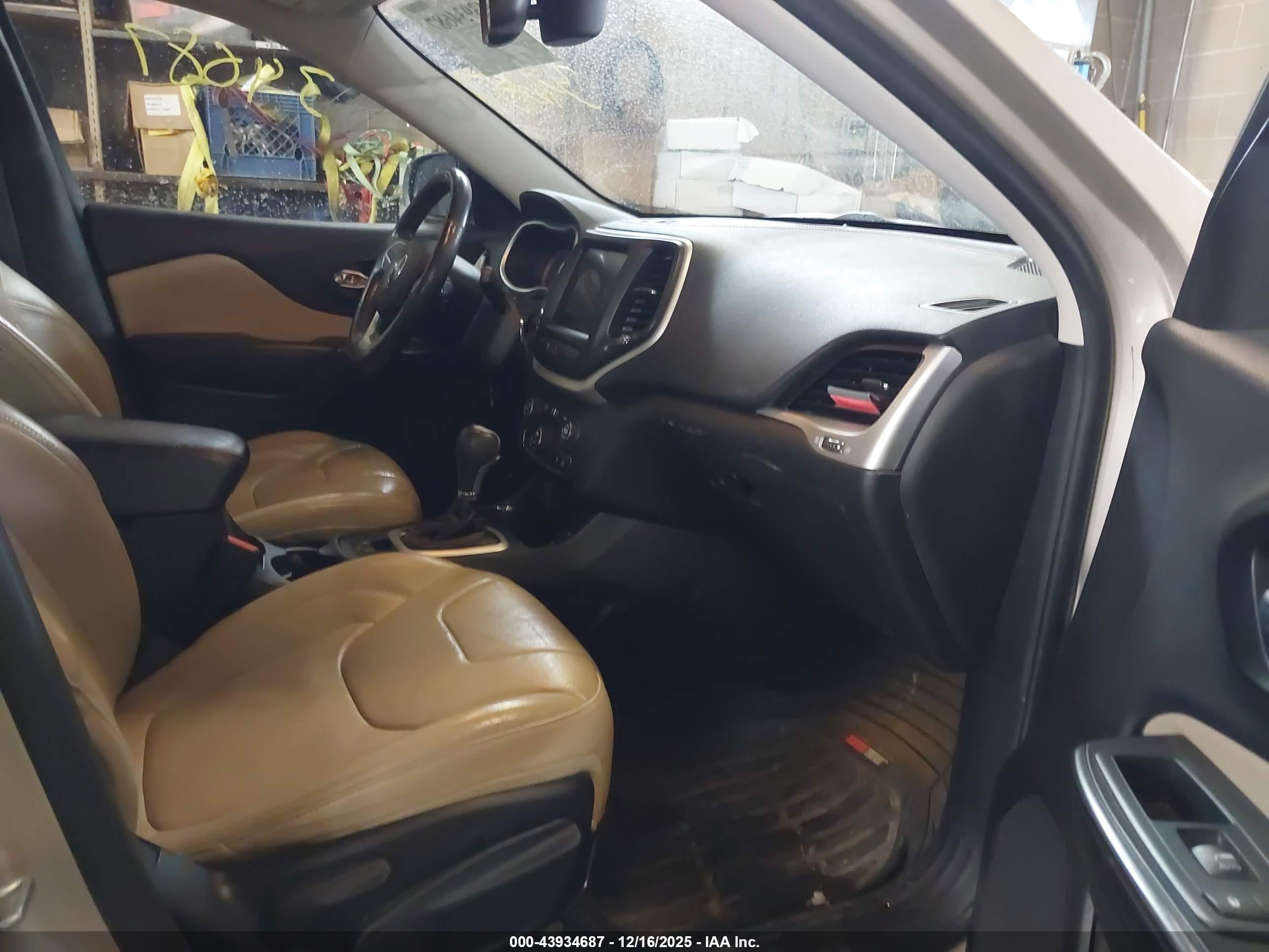 JEEP CHEROKEE image 5