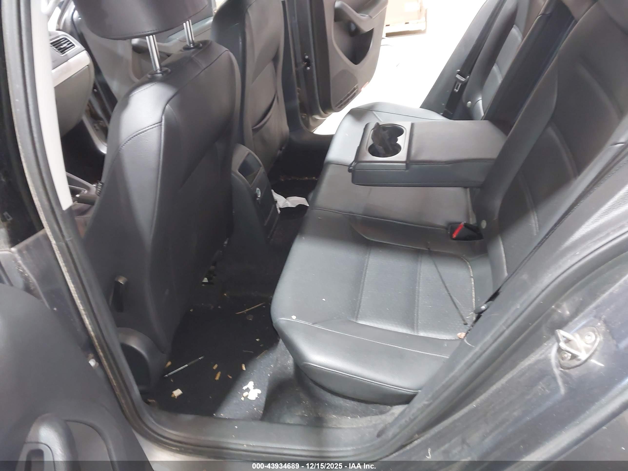 VOLKSWAGEN JETTA image 8
