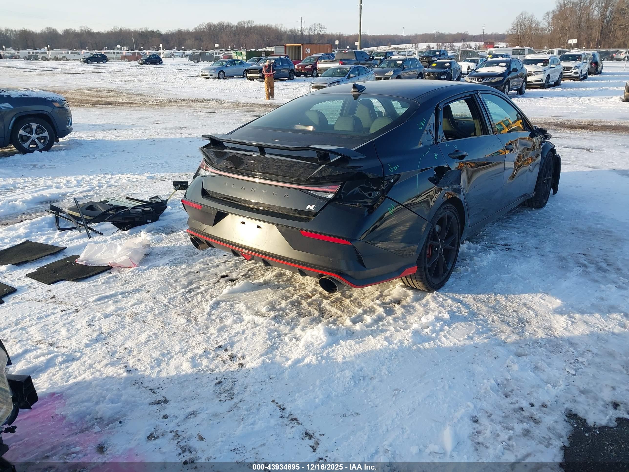 HYUNDAI ELANTRA image 4