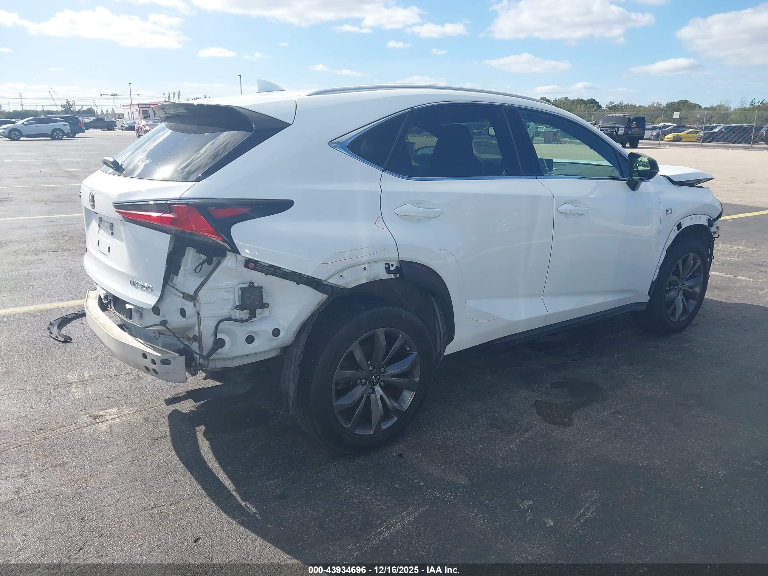LEXUS NX image 4