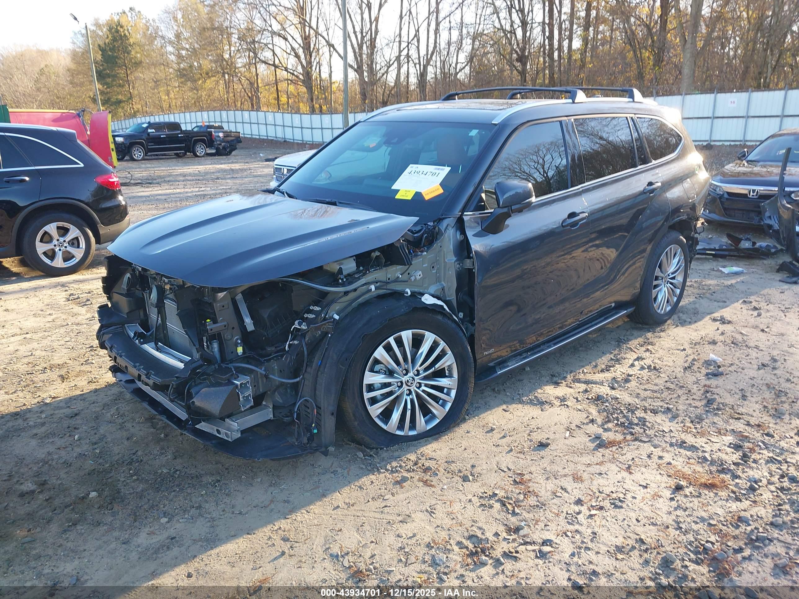 TOYOTA HIGHLANDER image 2