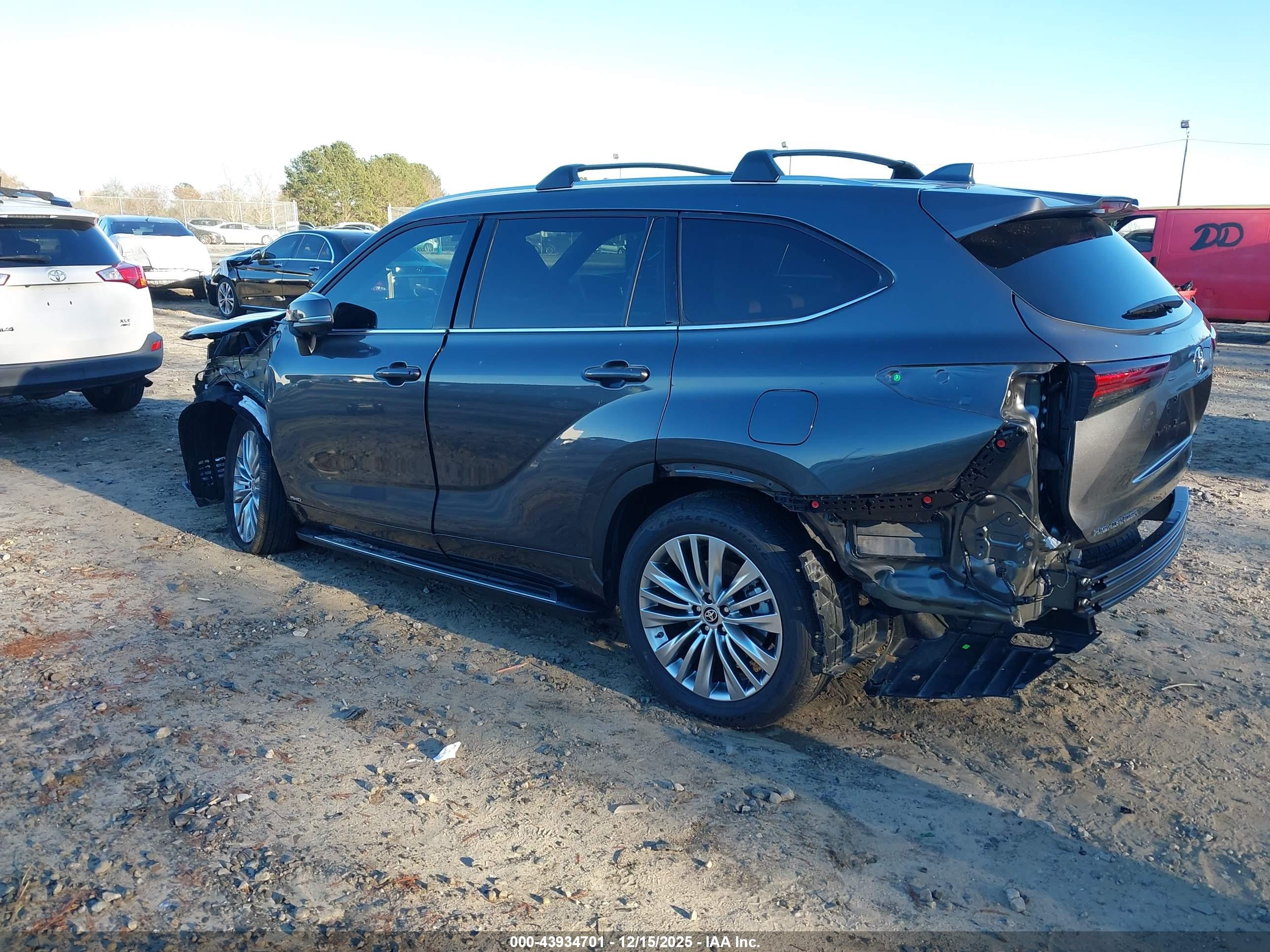 TOYOTA HIGHLANDER image 3
