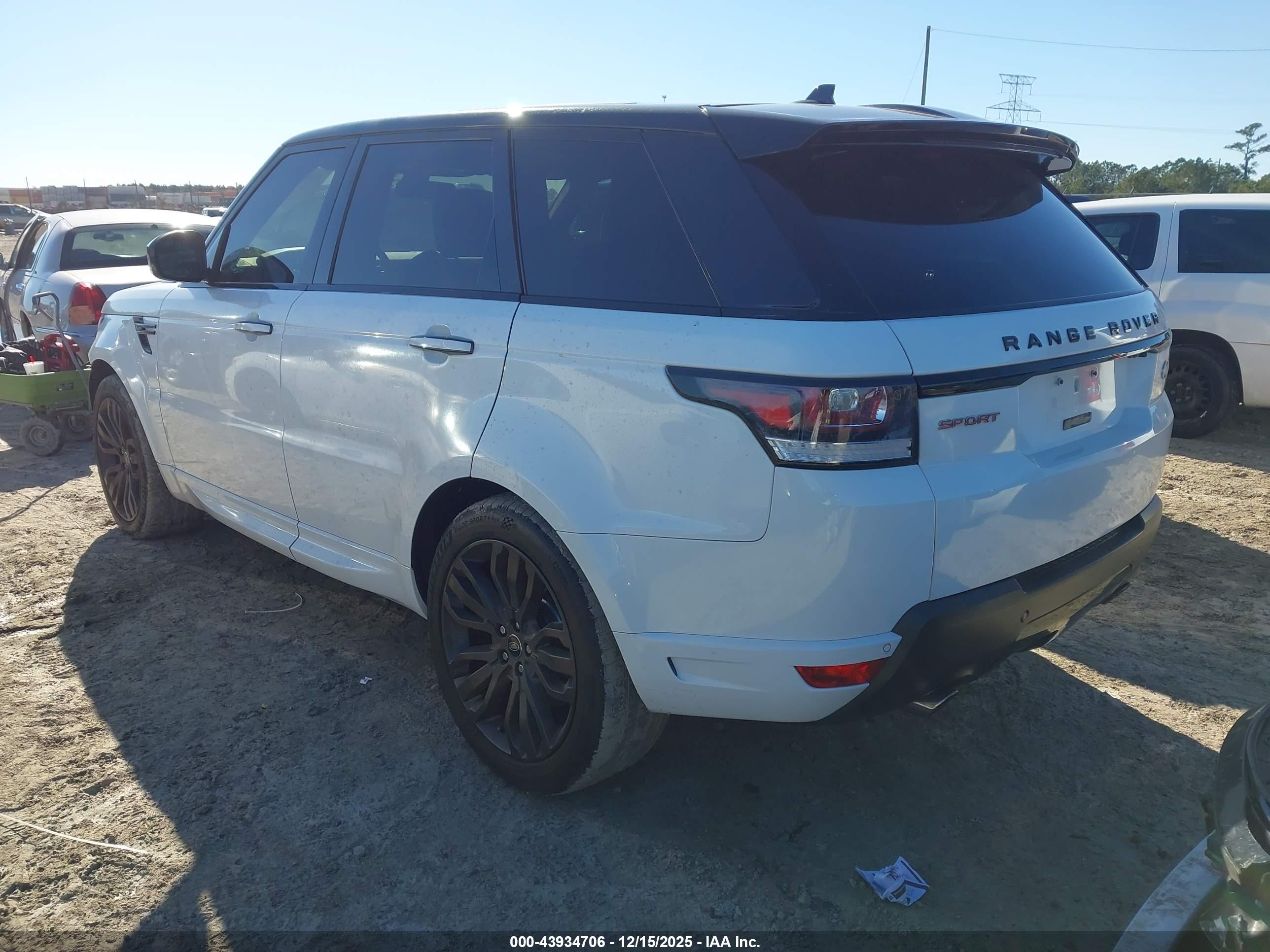 LAND ROVER image 3
