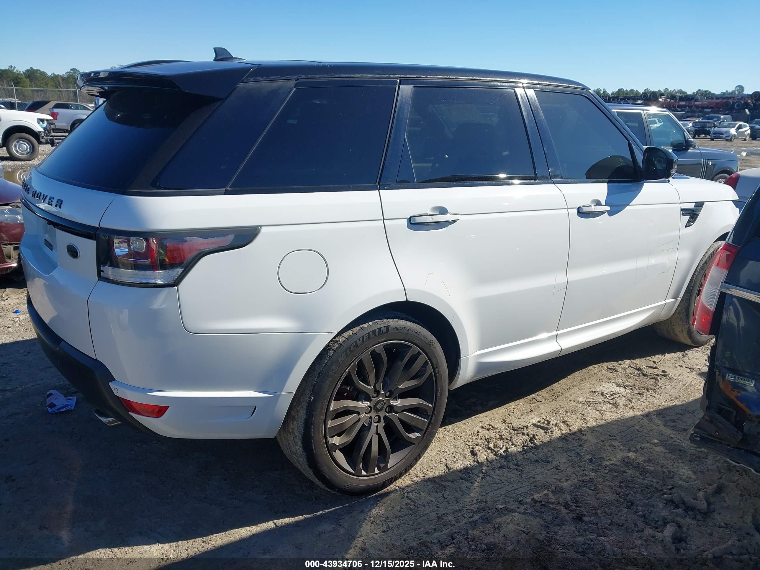 LAND ROVER image 4