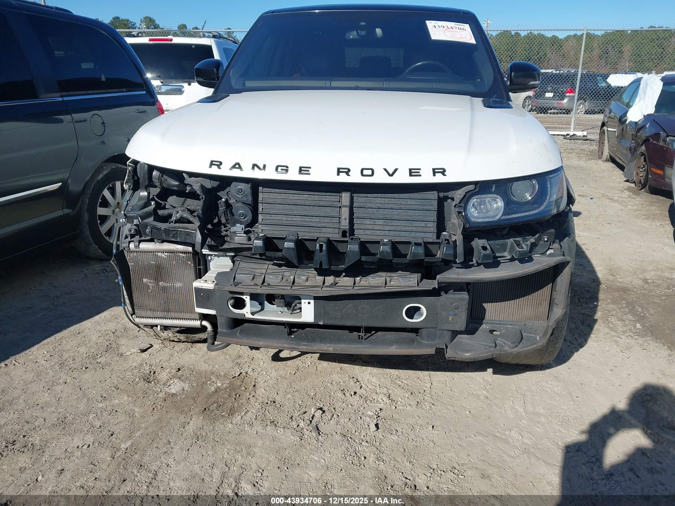 LAND ROVER image 6