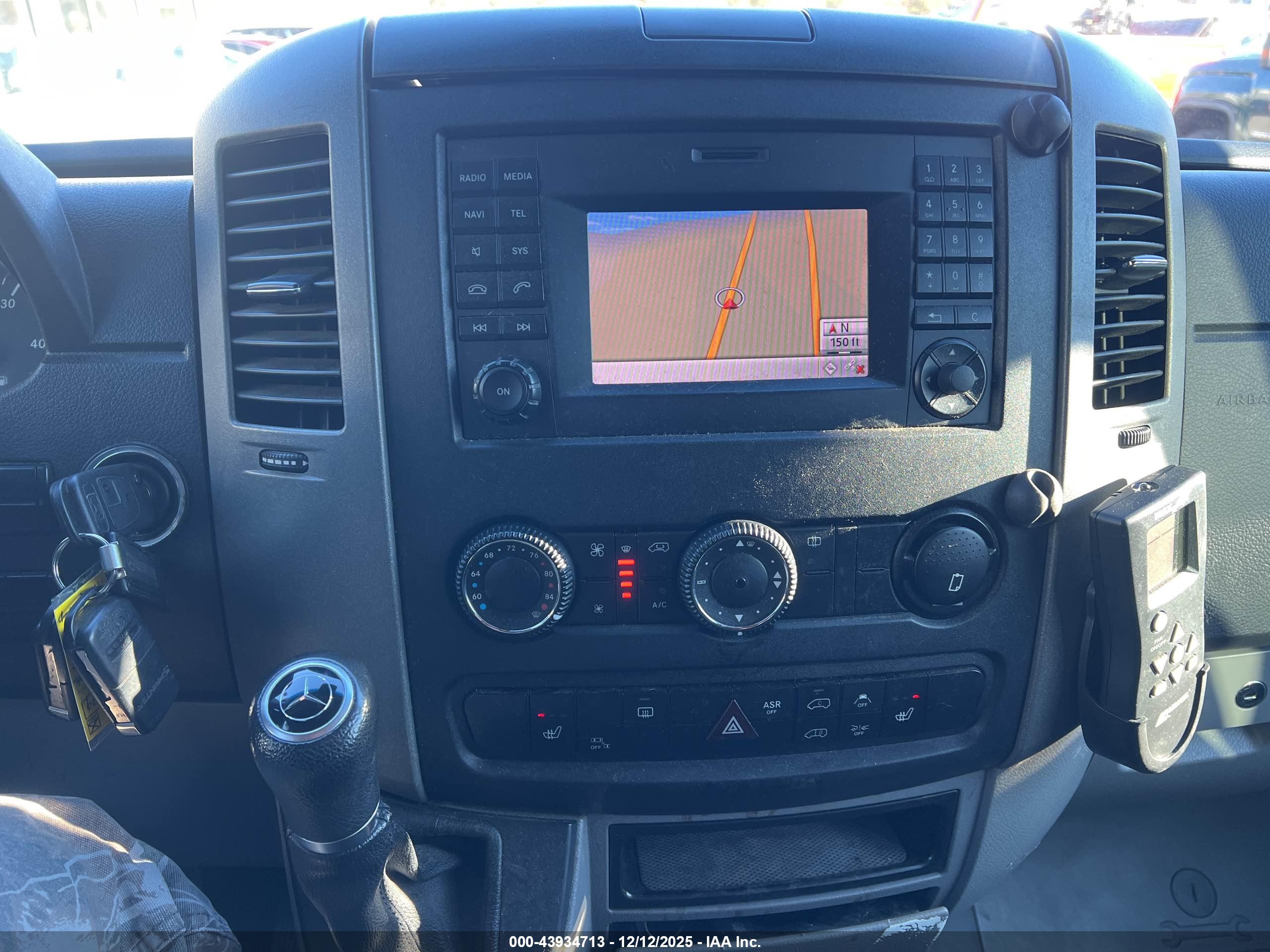 MERCEDES-BENZ SPRINTER image 6