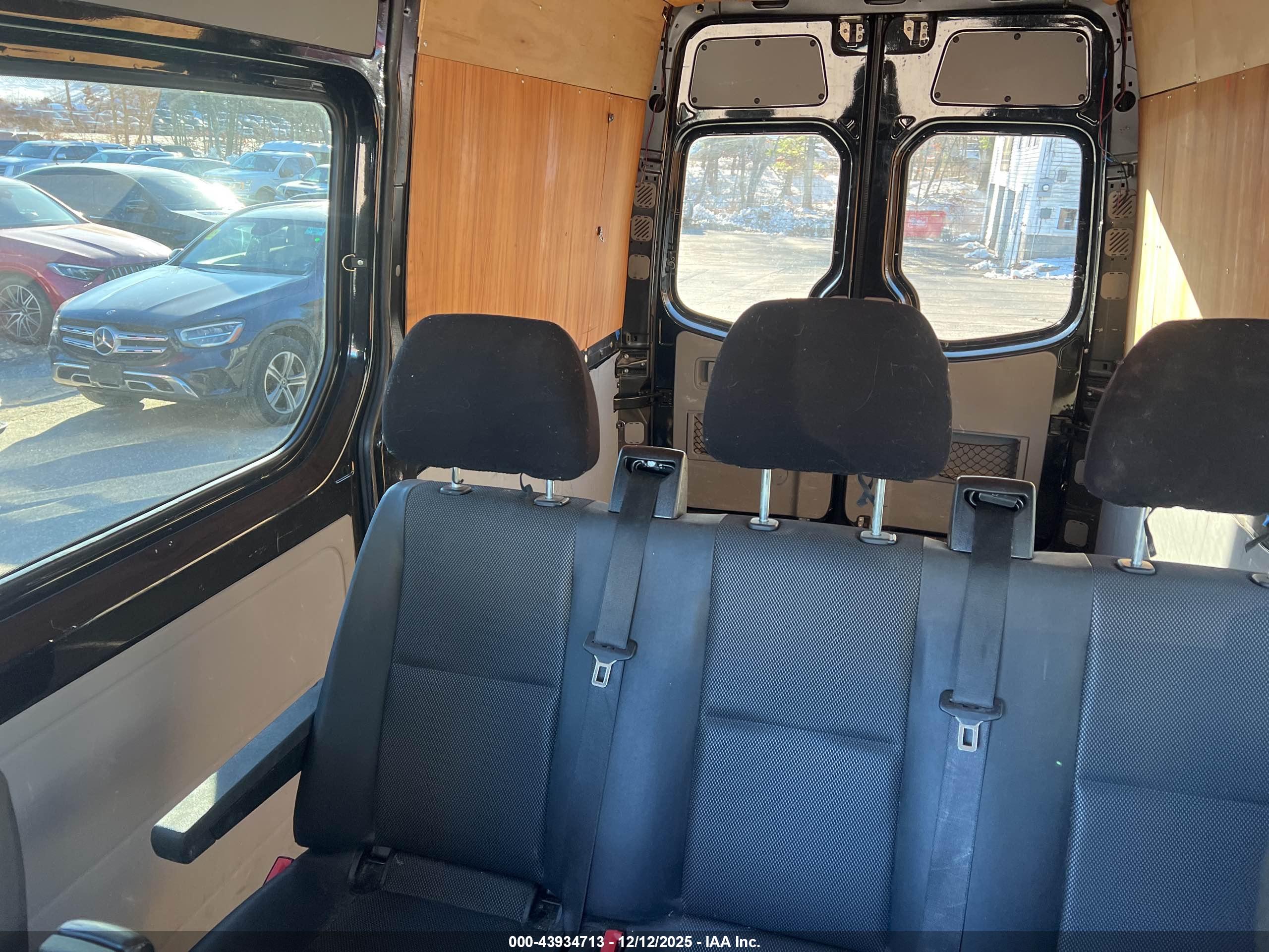 MERCEDES-BENZ SPRINTER image 8