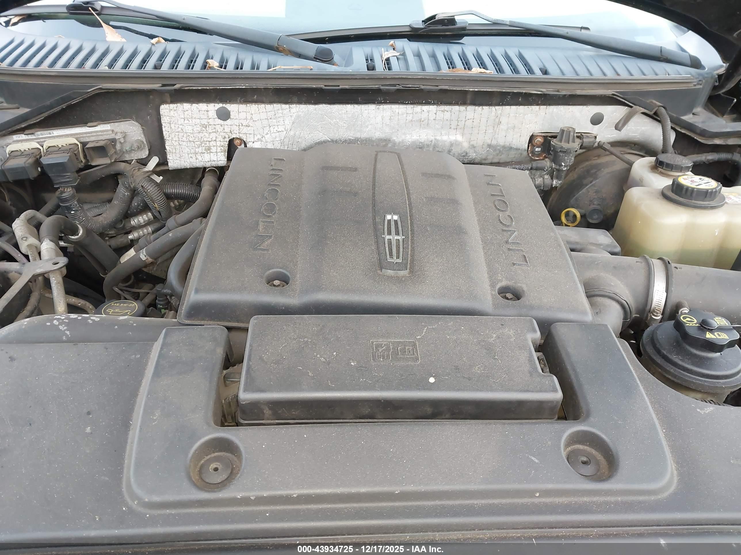 LINCOLN NAVIGATOR image 10