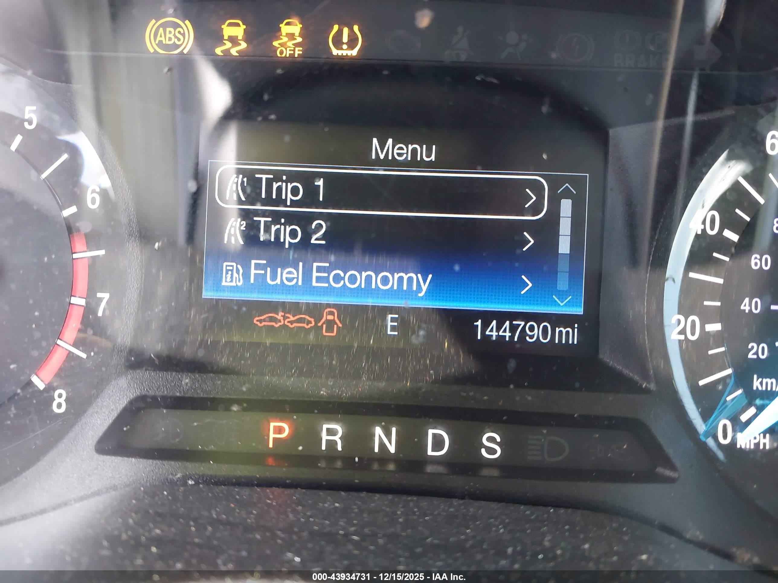 FORD FUSION image 7