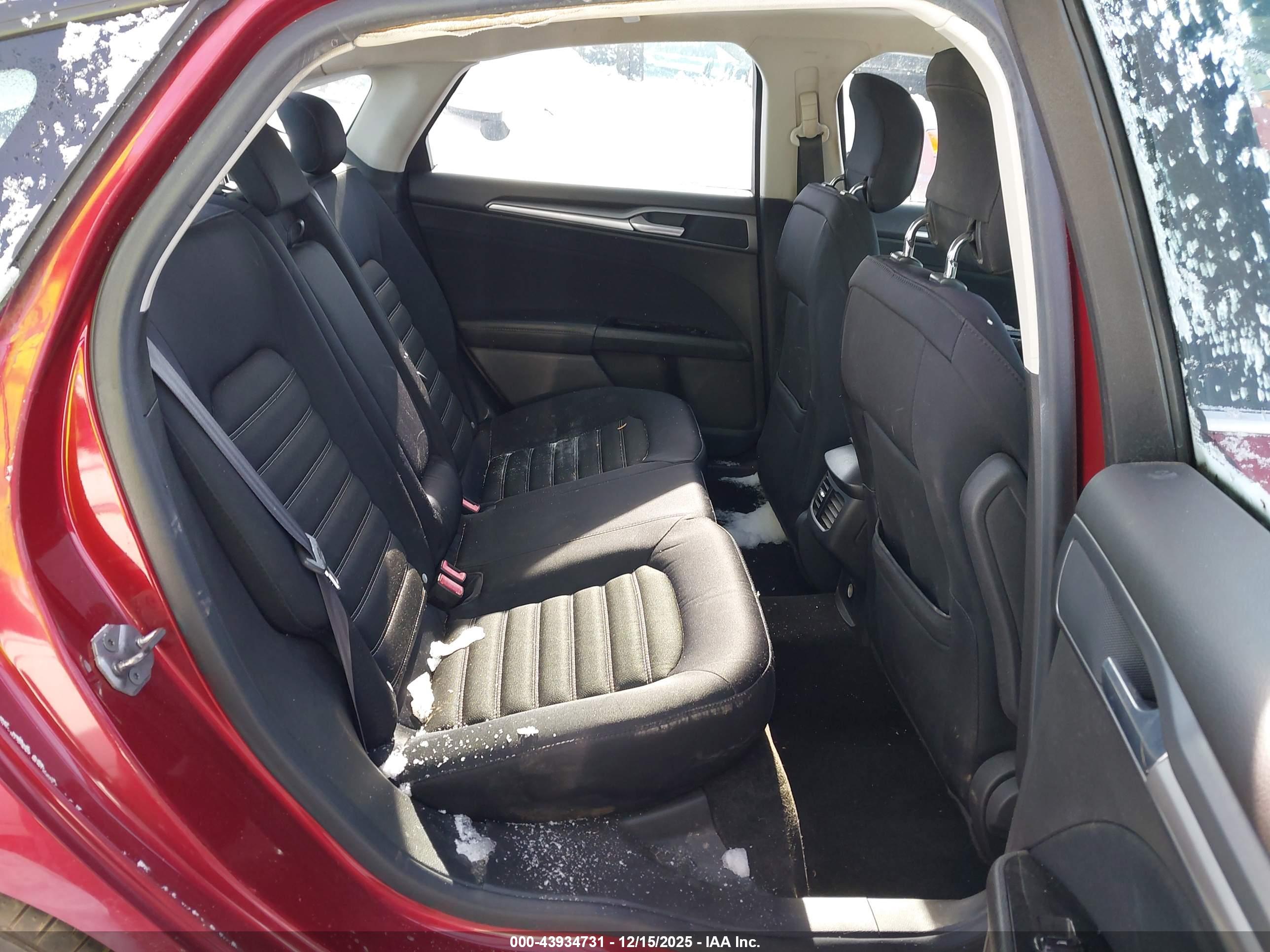 FORD FUSION image 8