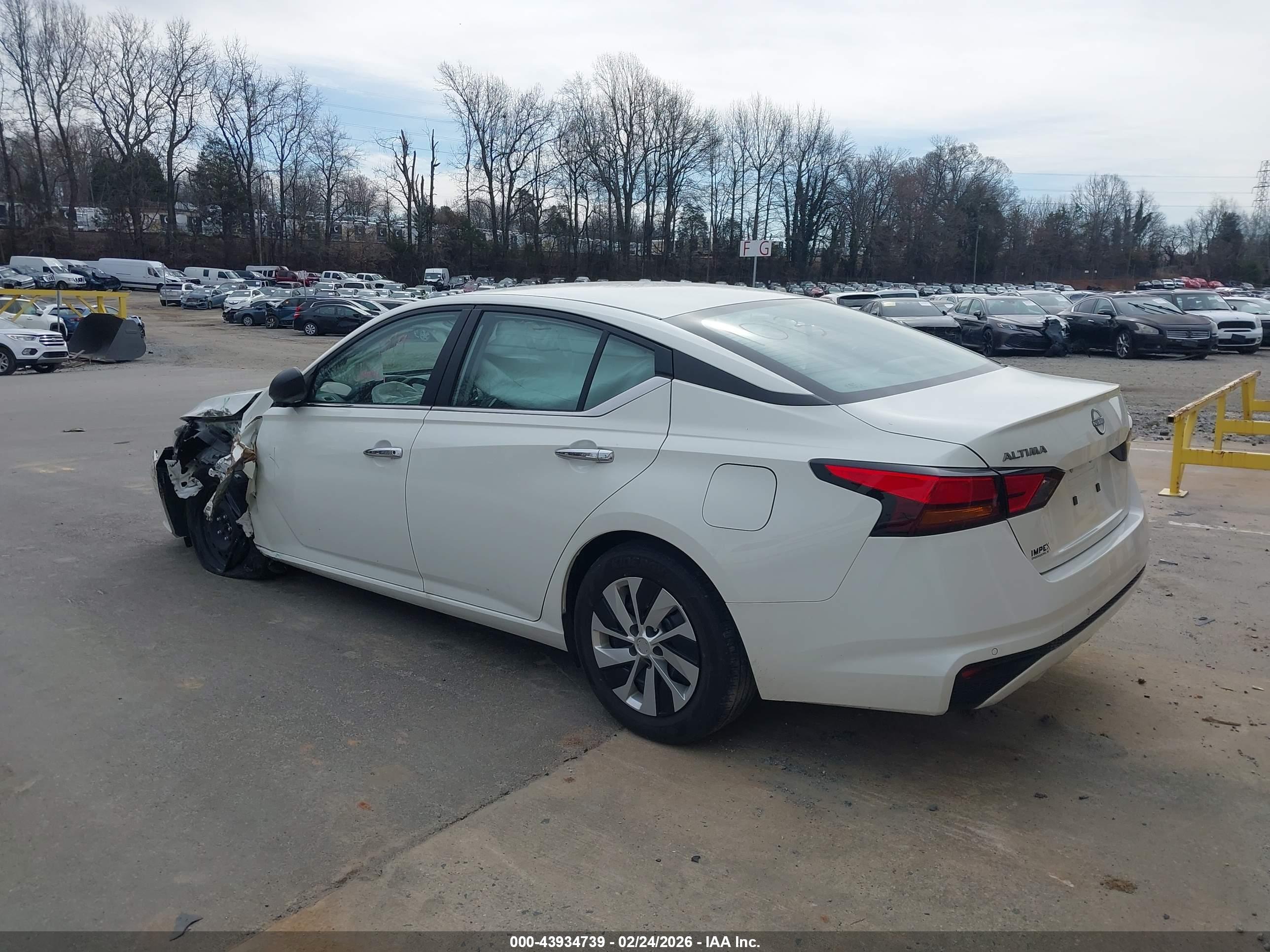 NISSAN ALTIMA image 3