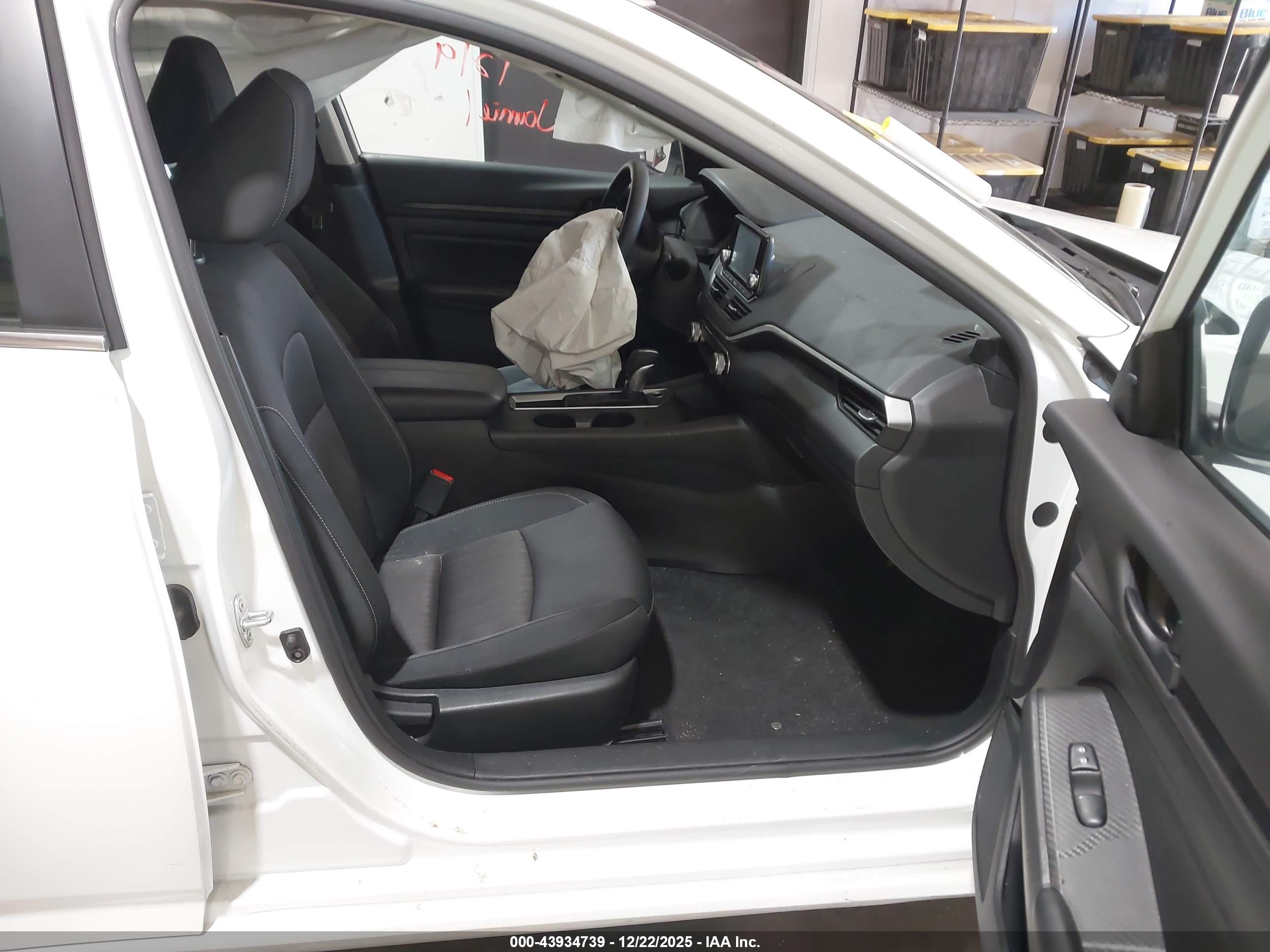 NISSAN ALTIMA image 5