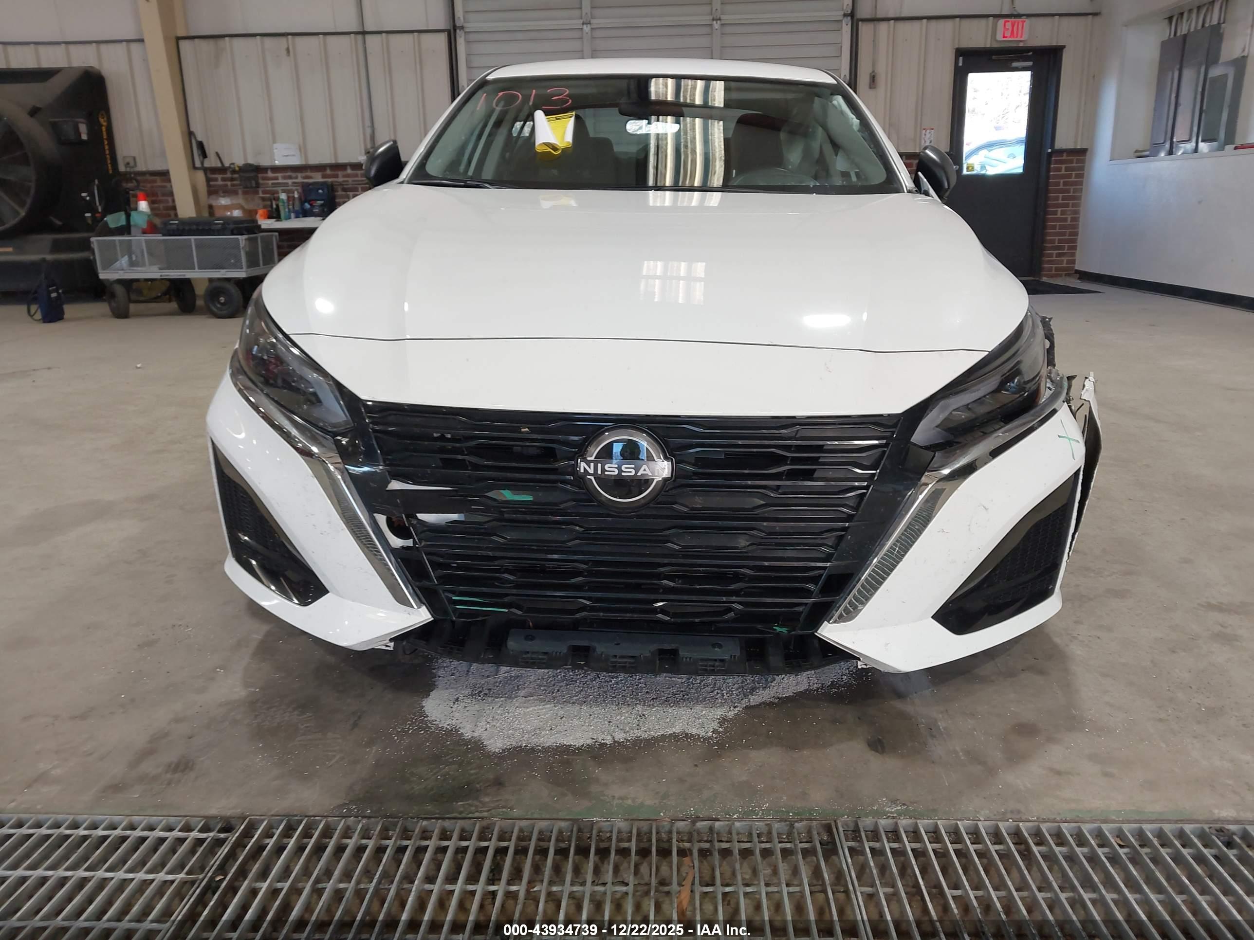 NISSAN ALTIMA image 6