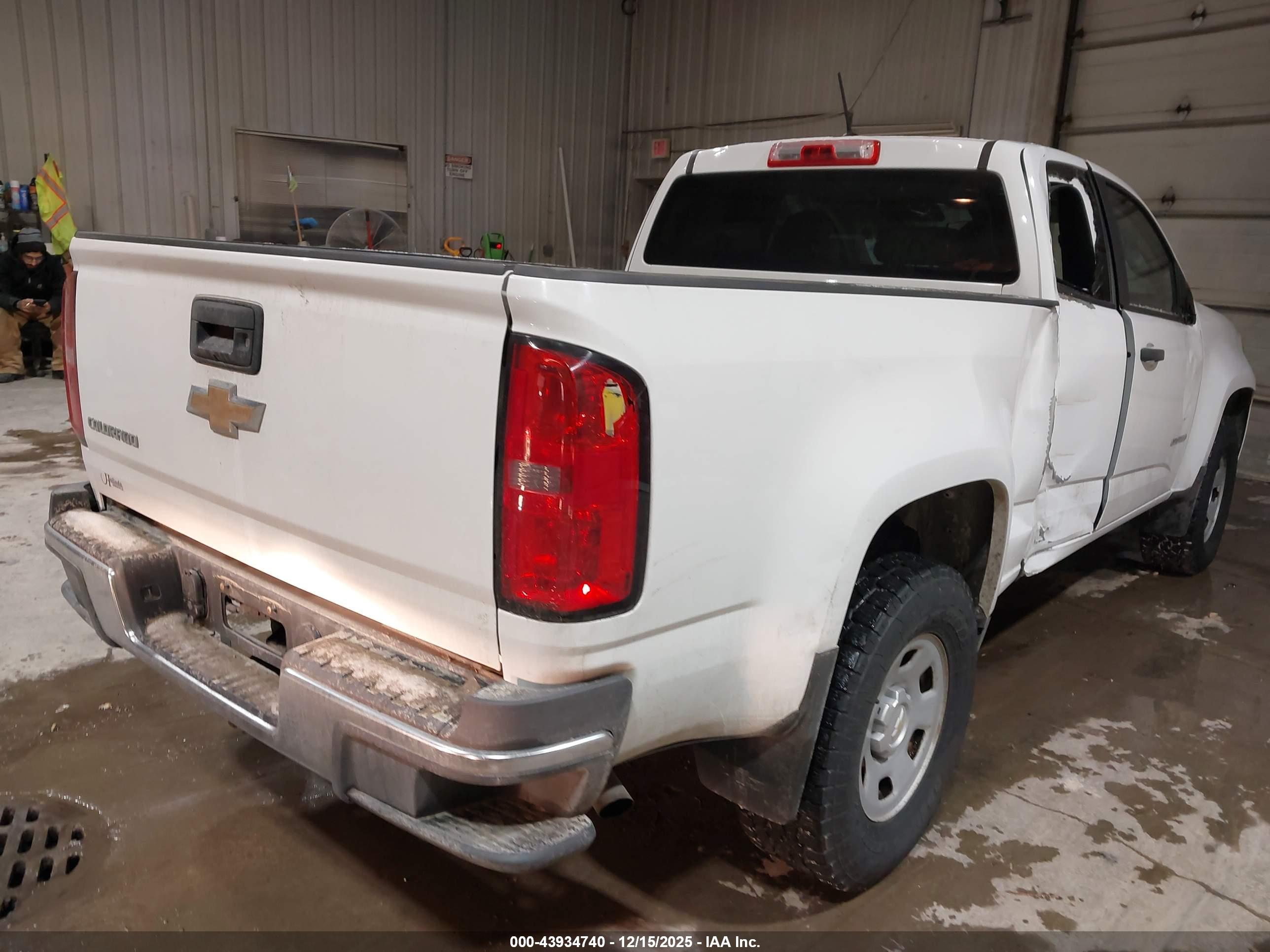 CHEVROLET COLORADO image 4
