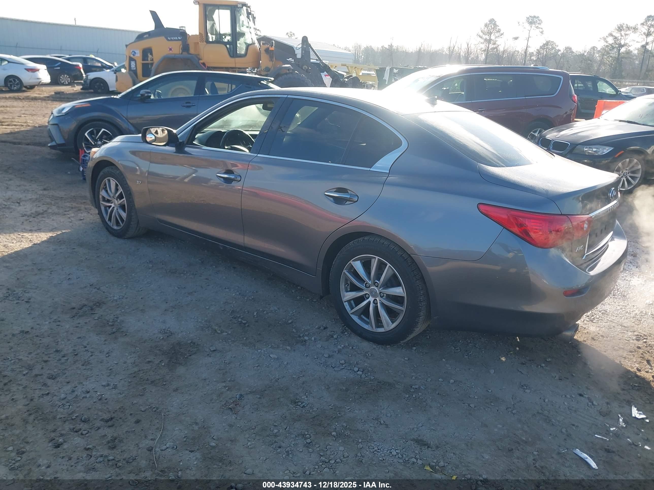 INFINITI Q50 image 3