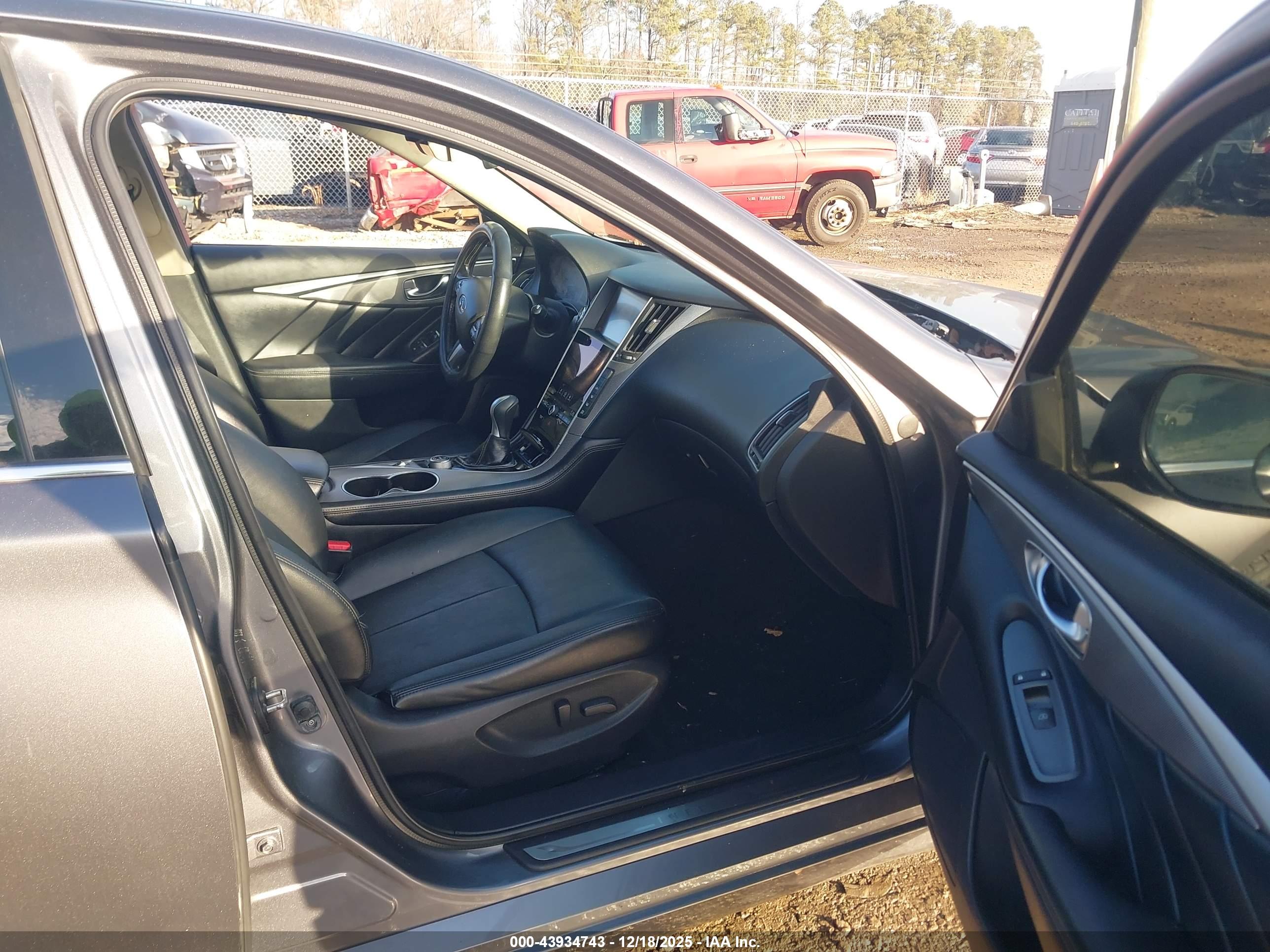 INFINITI Q50 image 5