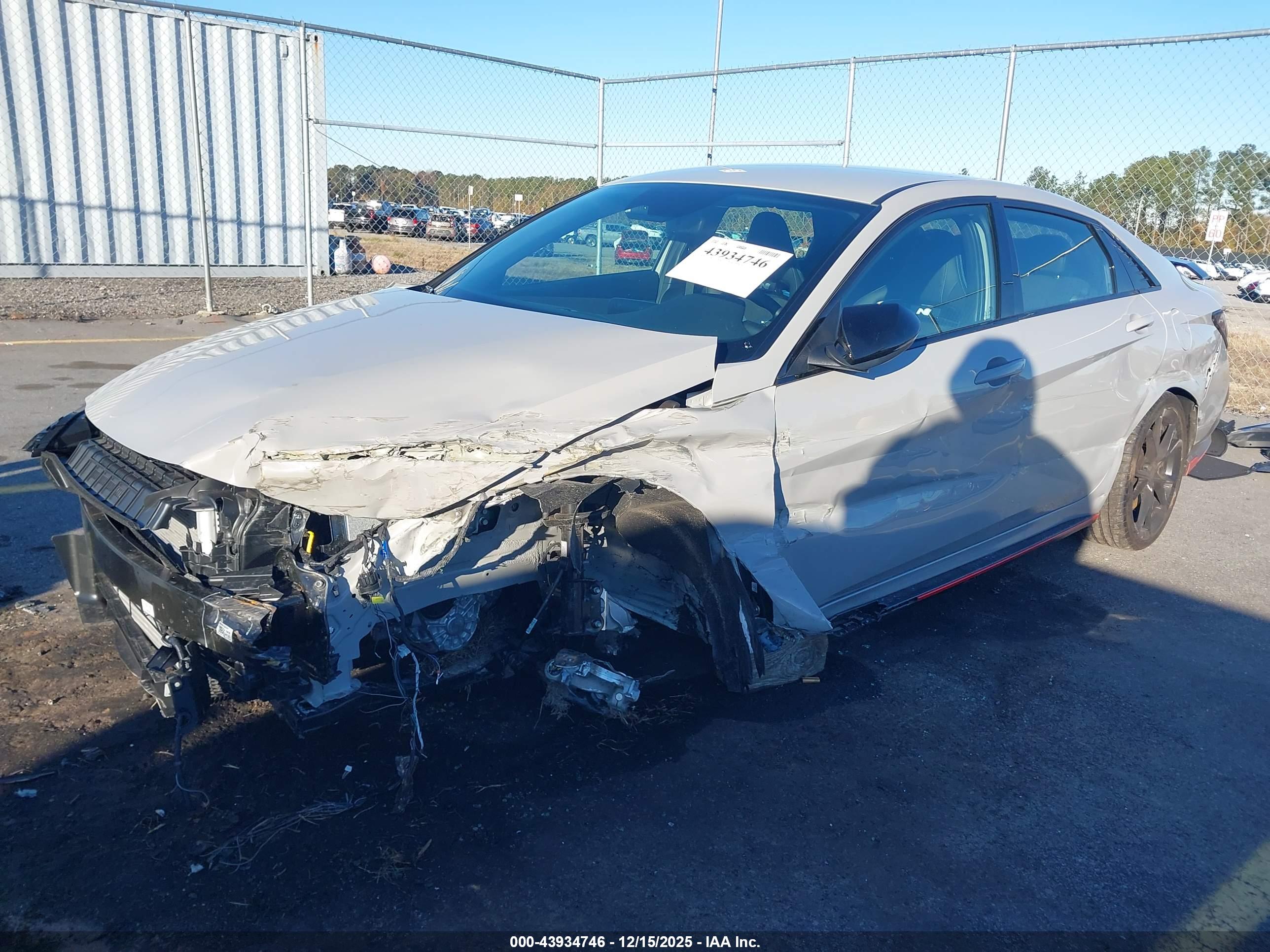 HYUNDAI ELANTRA image 2