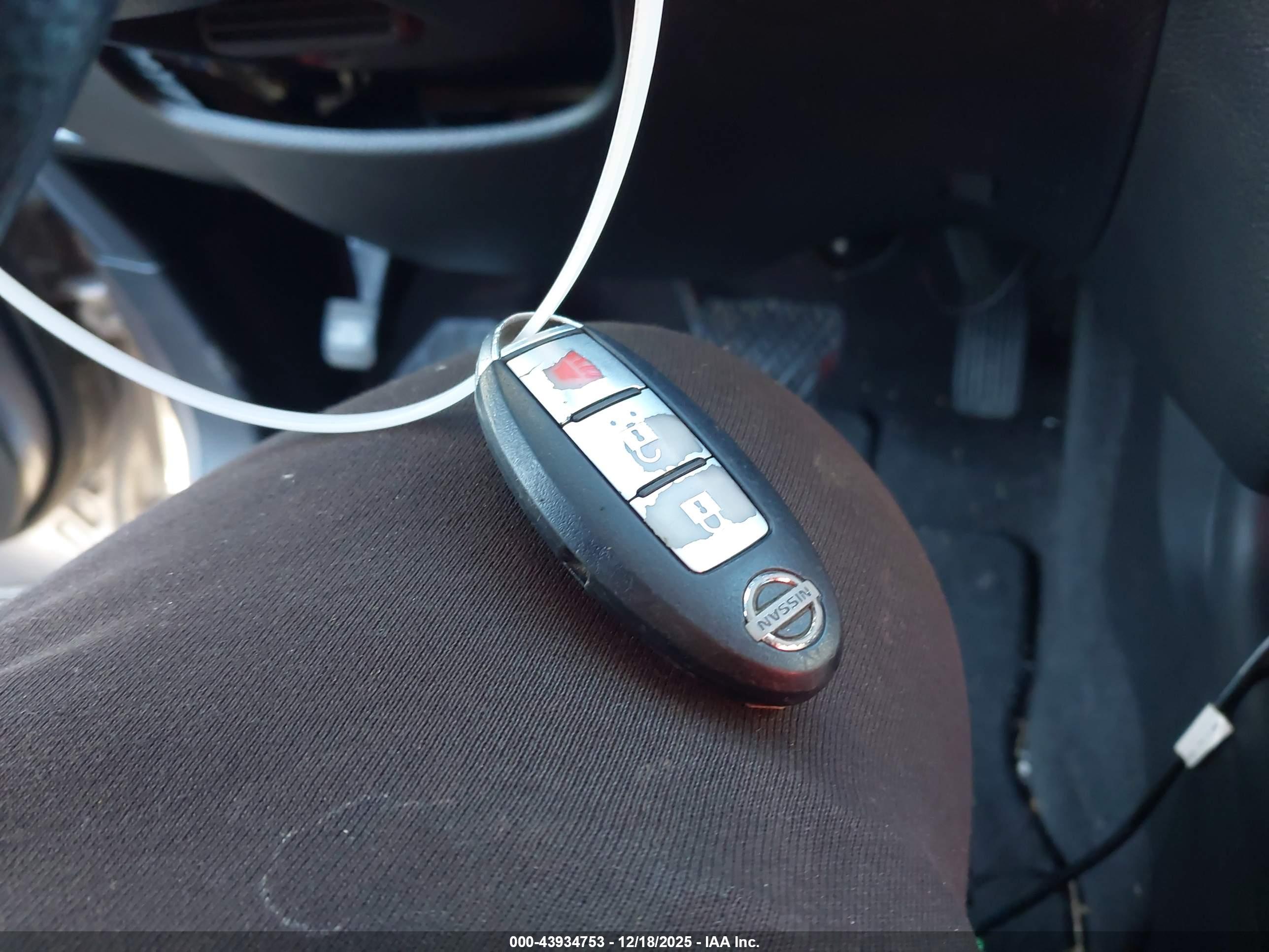 NISSAN MURANO image 11