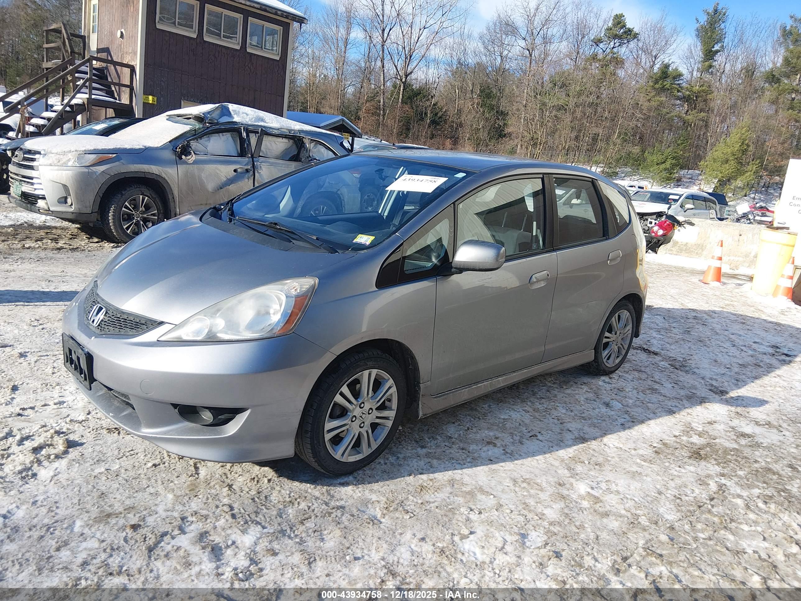 HONDA FIT image 2