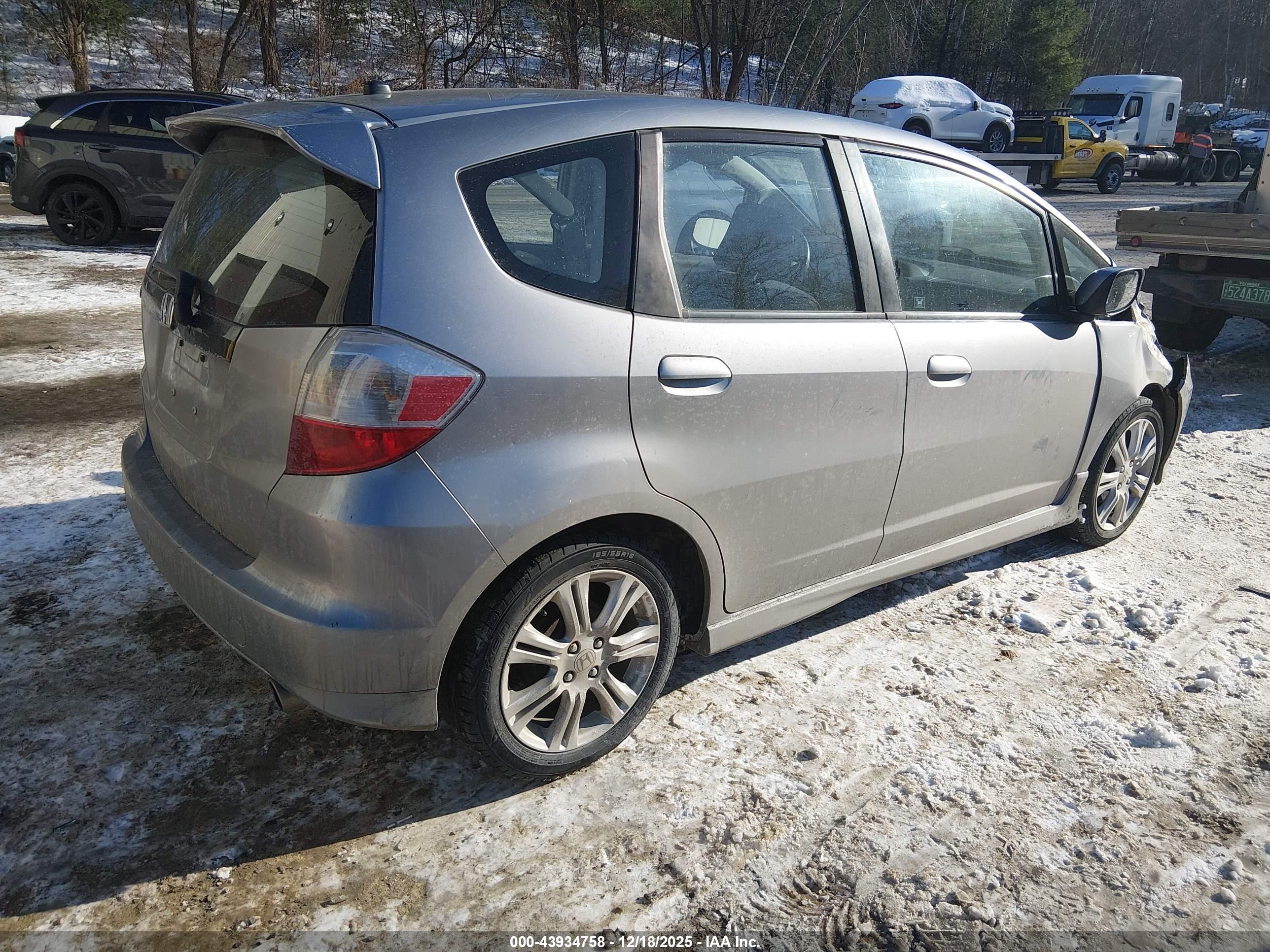HONDA FIT image 4