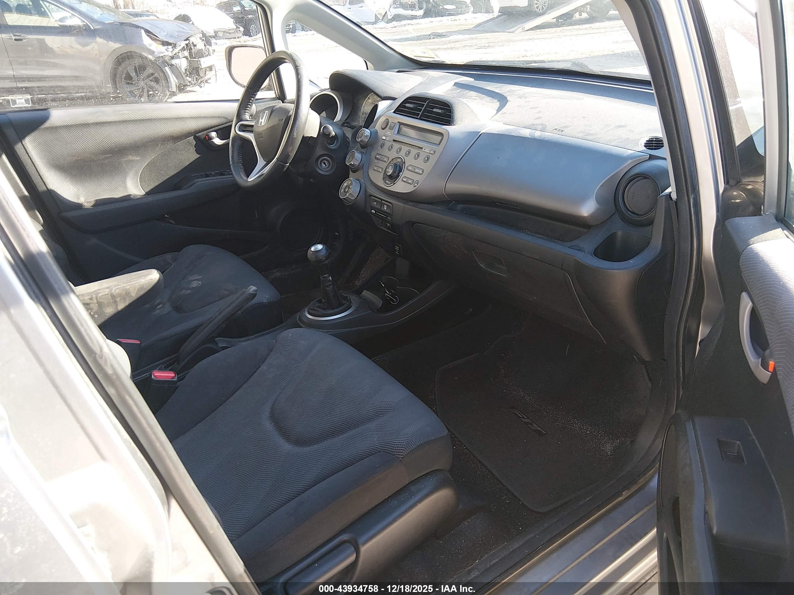 HONDA FIT image 5